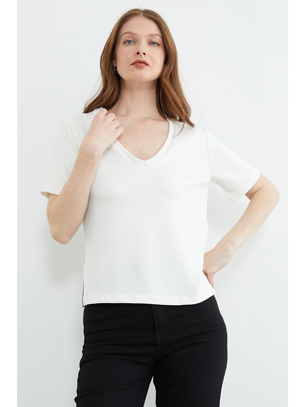 Beyaz Basic V Yaka Modal Tişört-2