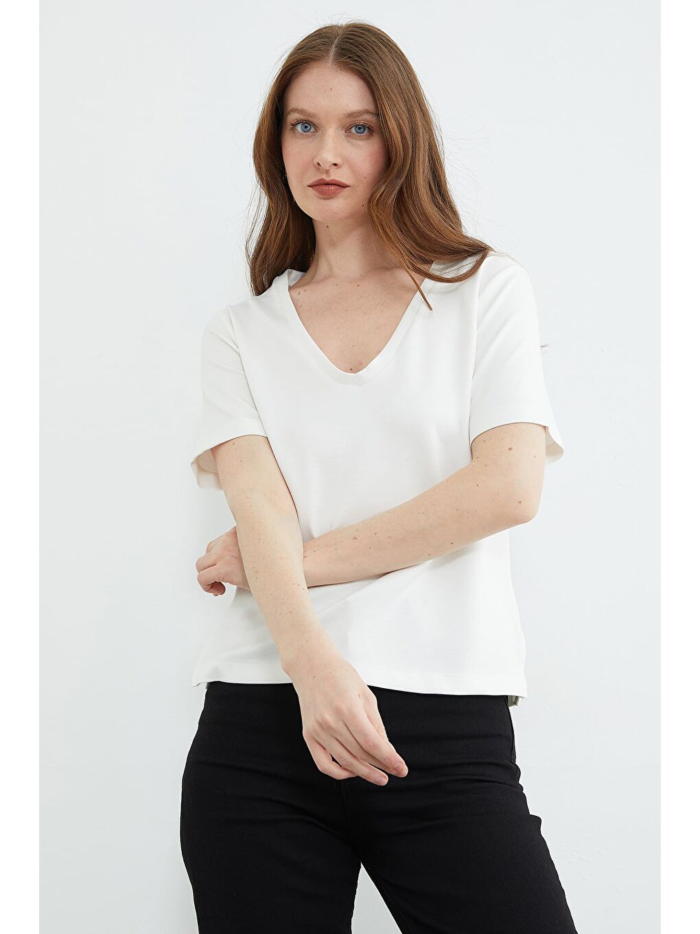 Beyaz Basic V Yaka Modal Tişört-3