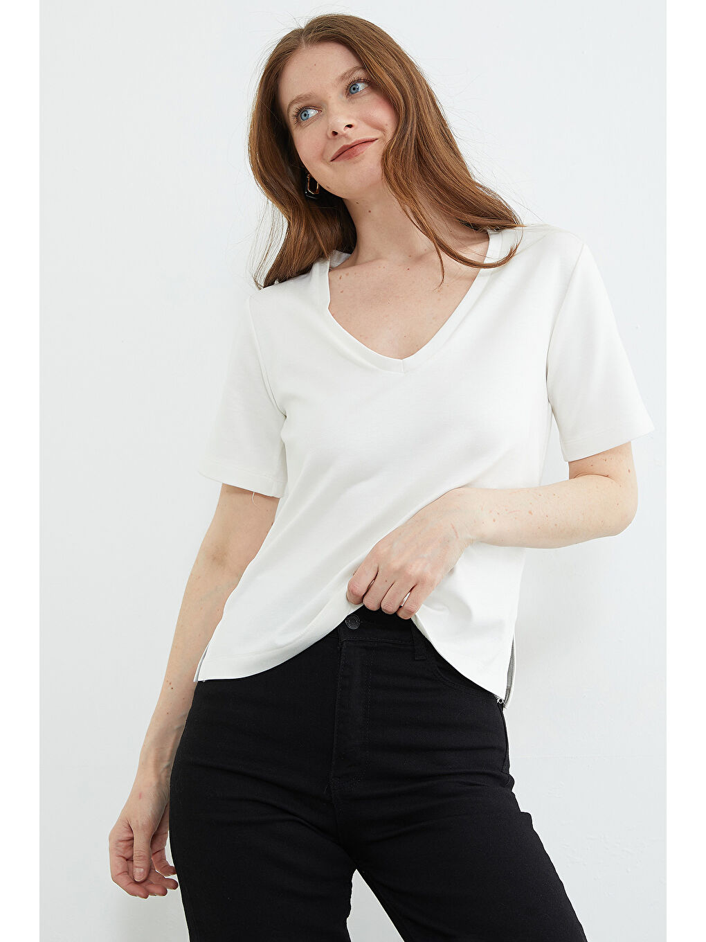 Beyaz Basic V Yaka Modal Tişört-4