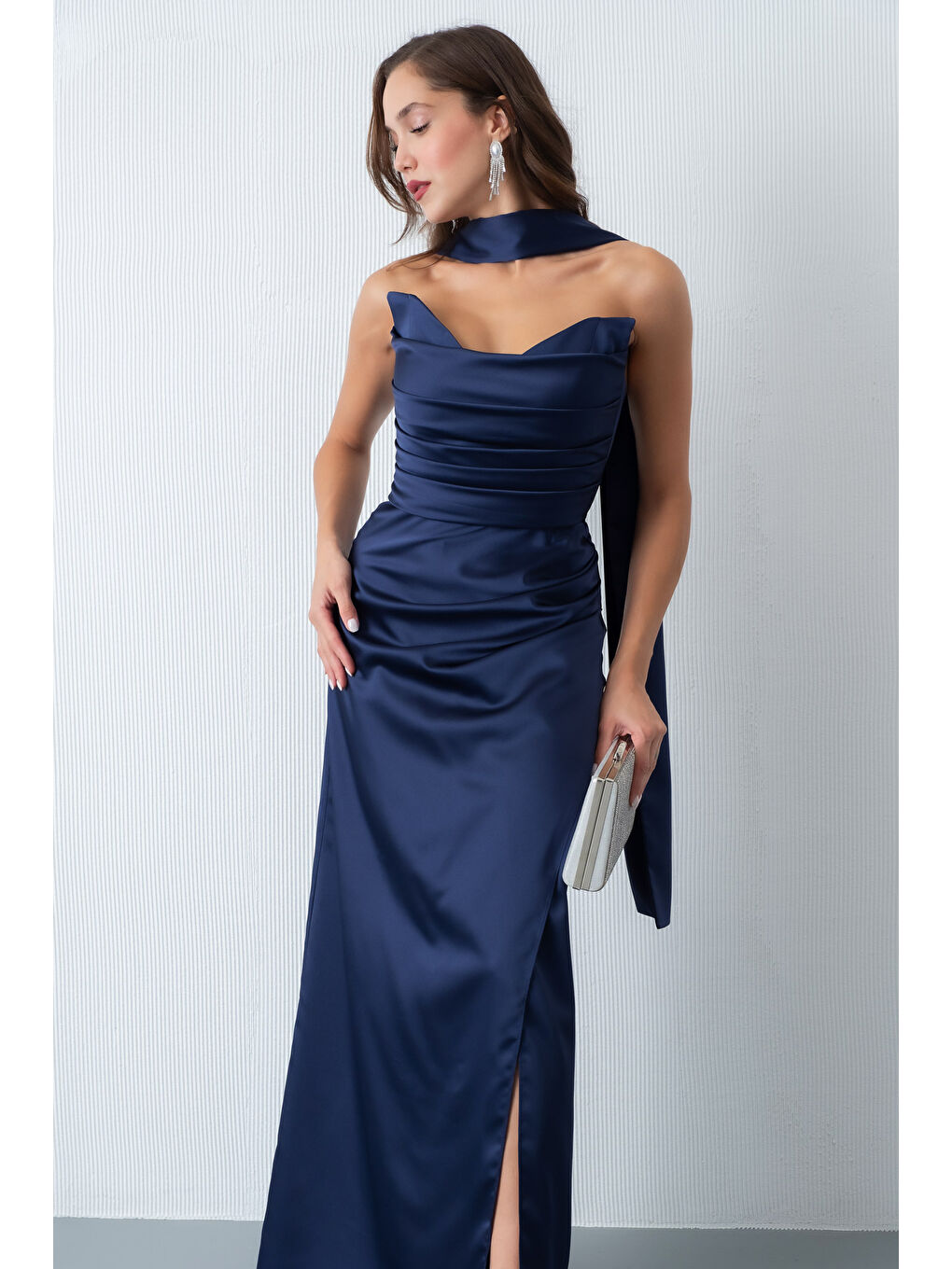 Kadın Lacivert Şal Yaka Saten Uzun Abiye Elbise-3