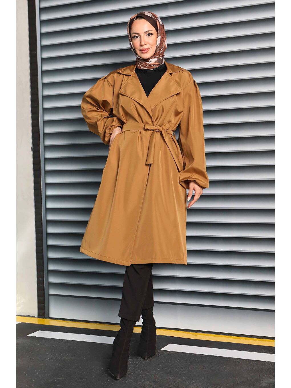 Kahverengi Kuşaklı Kolu Lastikli Miranda Trençkot Taba - 27603-3