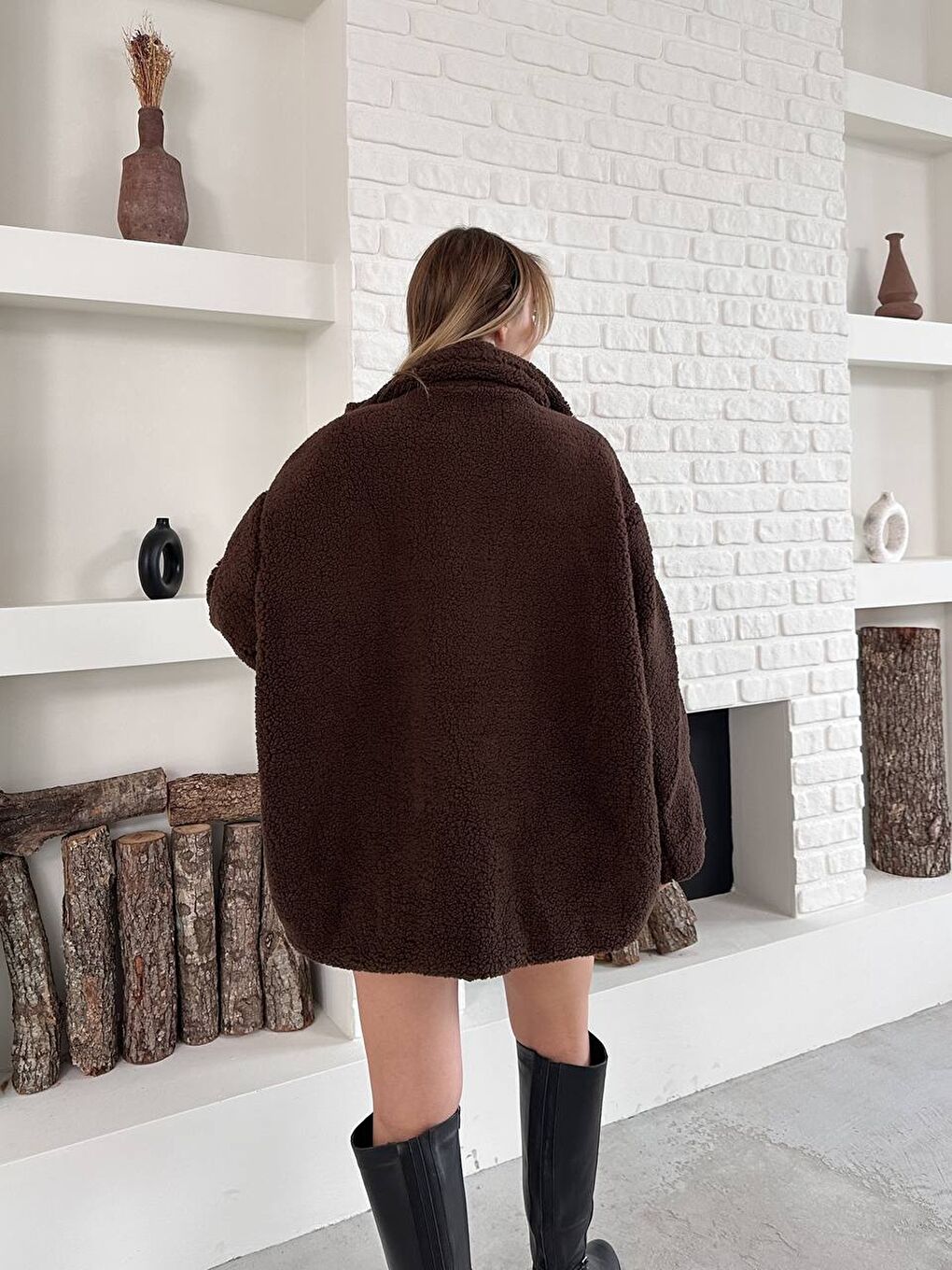 Kahverengi Oversize Uzun Şerit Detaylı Pelüş Mont Kahve-4