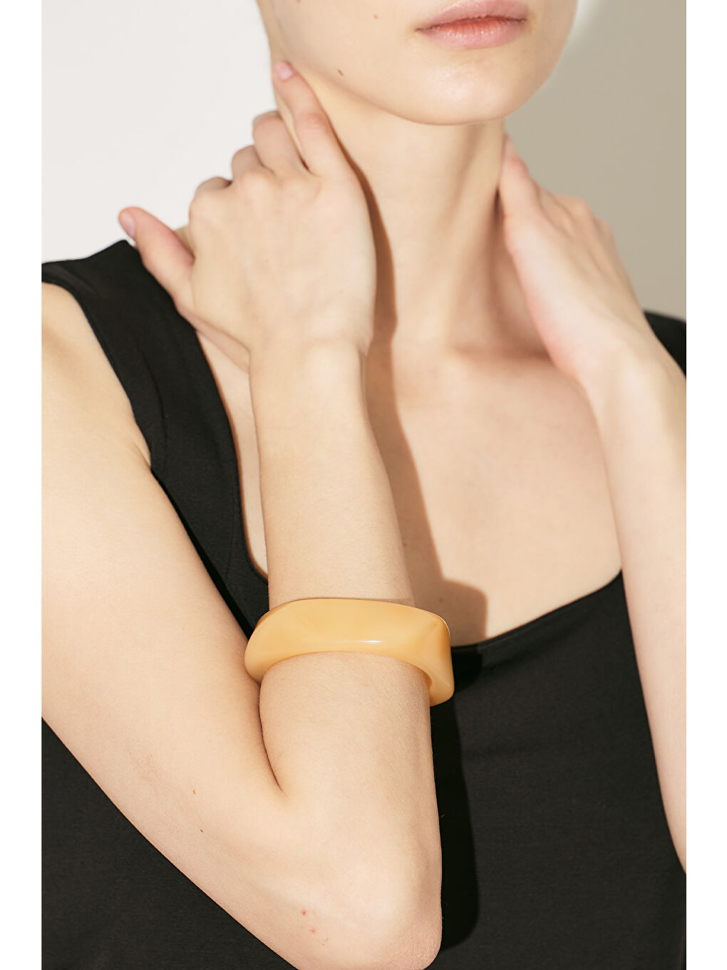 Bej Vanılya Akrilik Bileklik Vanilya-2