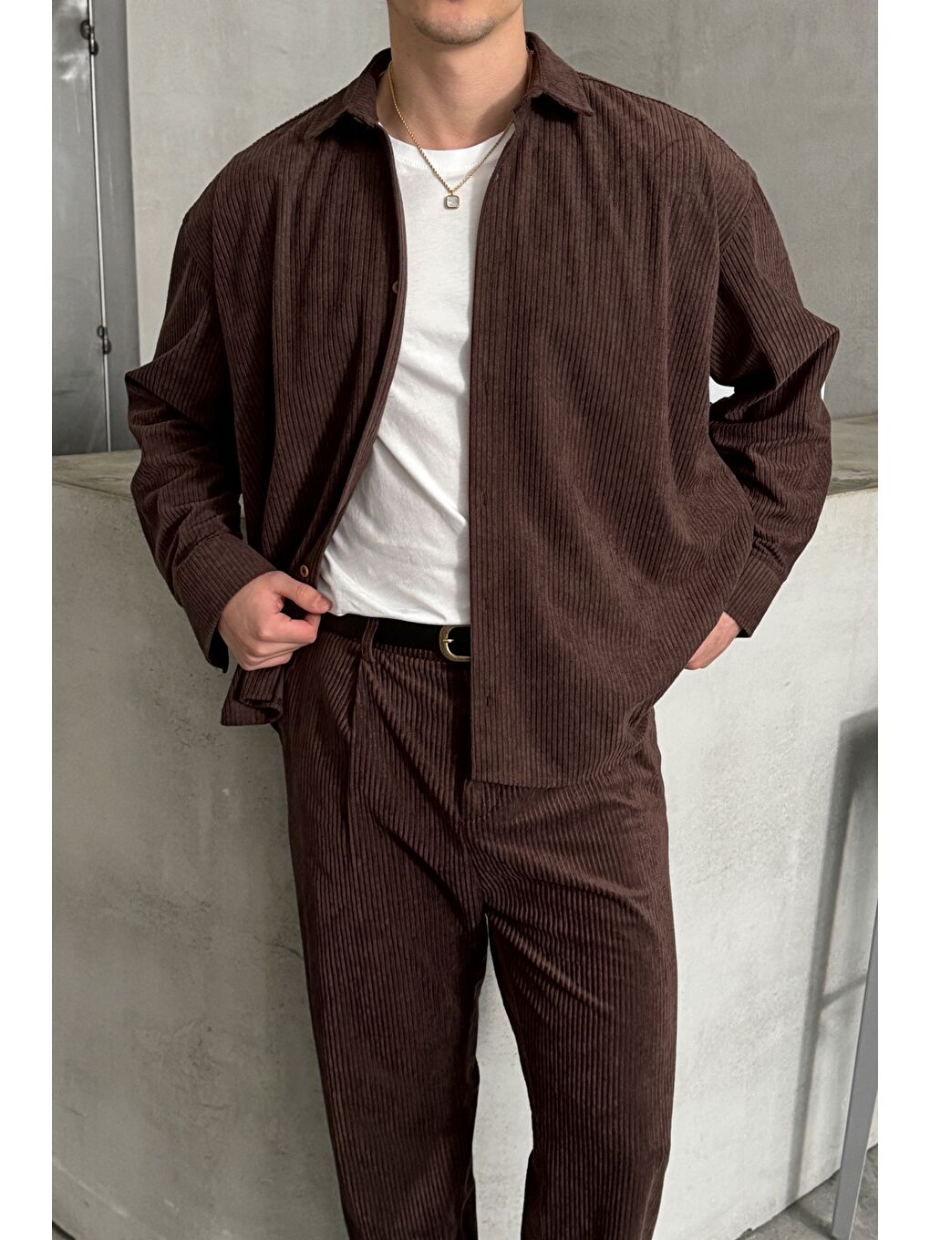 Kahverengi Erkek Oversize Kesim Kadife Gömlek