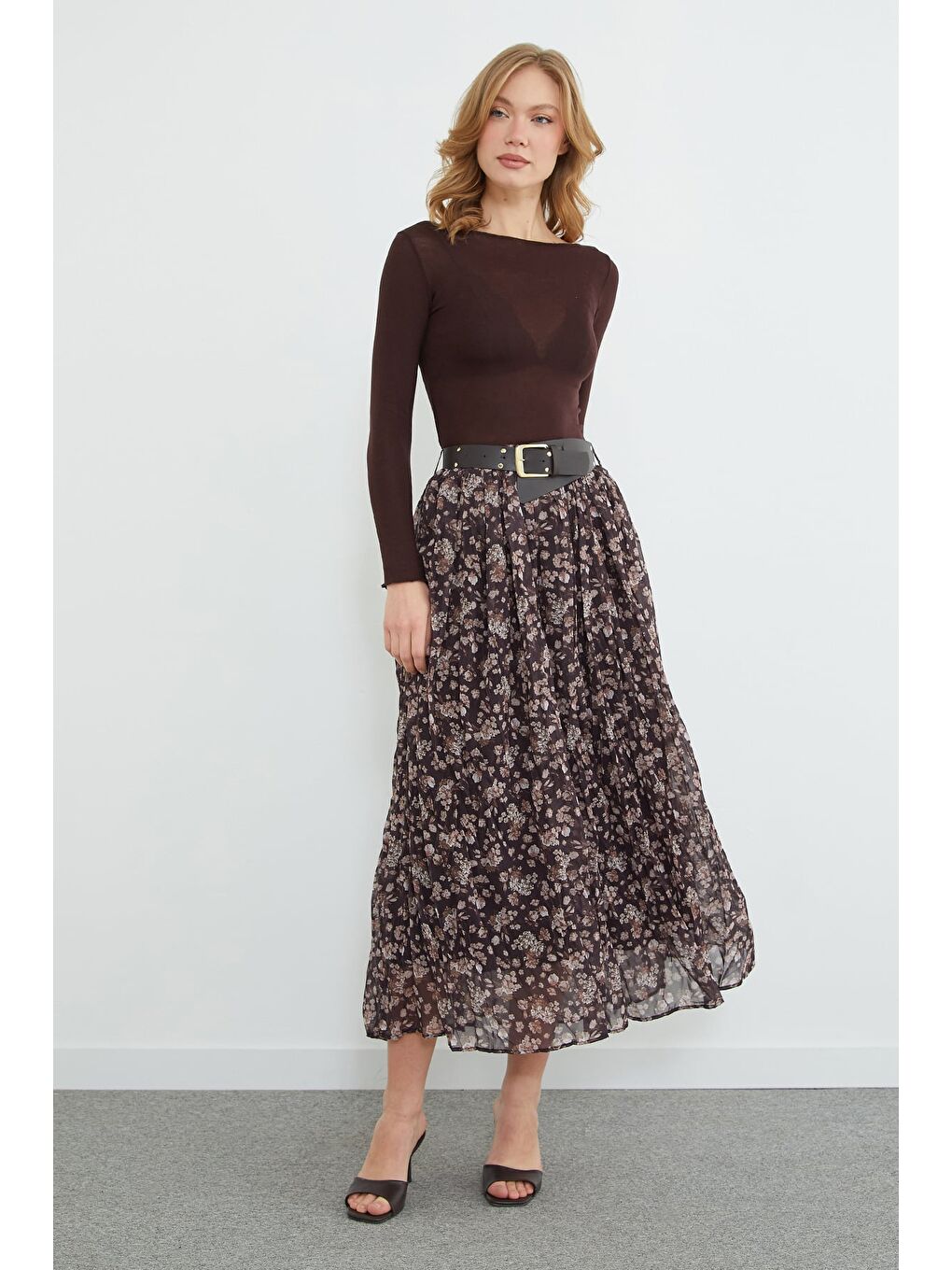 Kahverengi Kemerli Çiçek Desenli Maxi Boy Şifon Etek-3