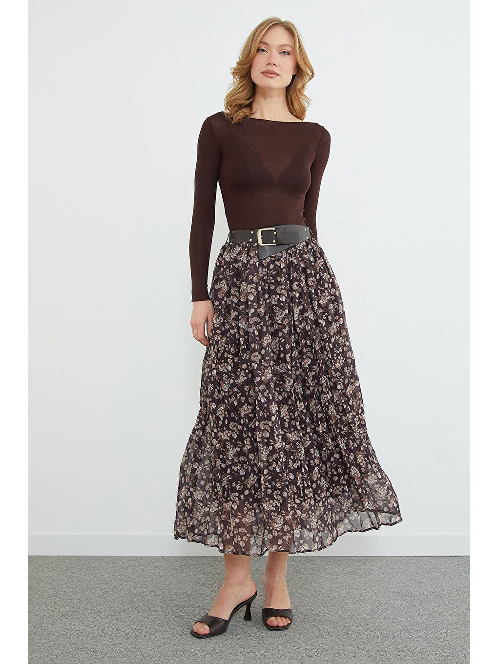 Kahverengi Kemerli Çiçek Desenli Maxi Boy Şifon Etek-4