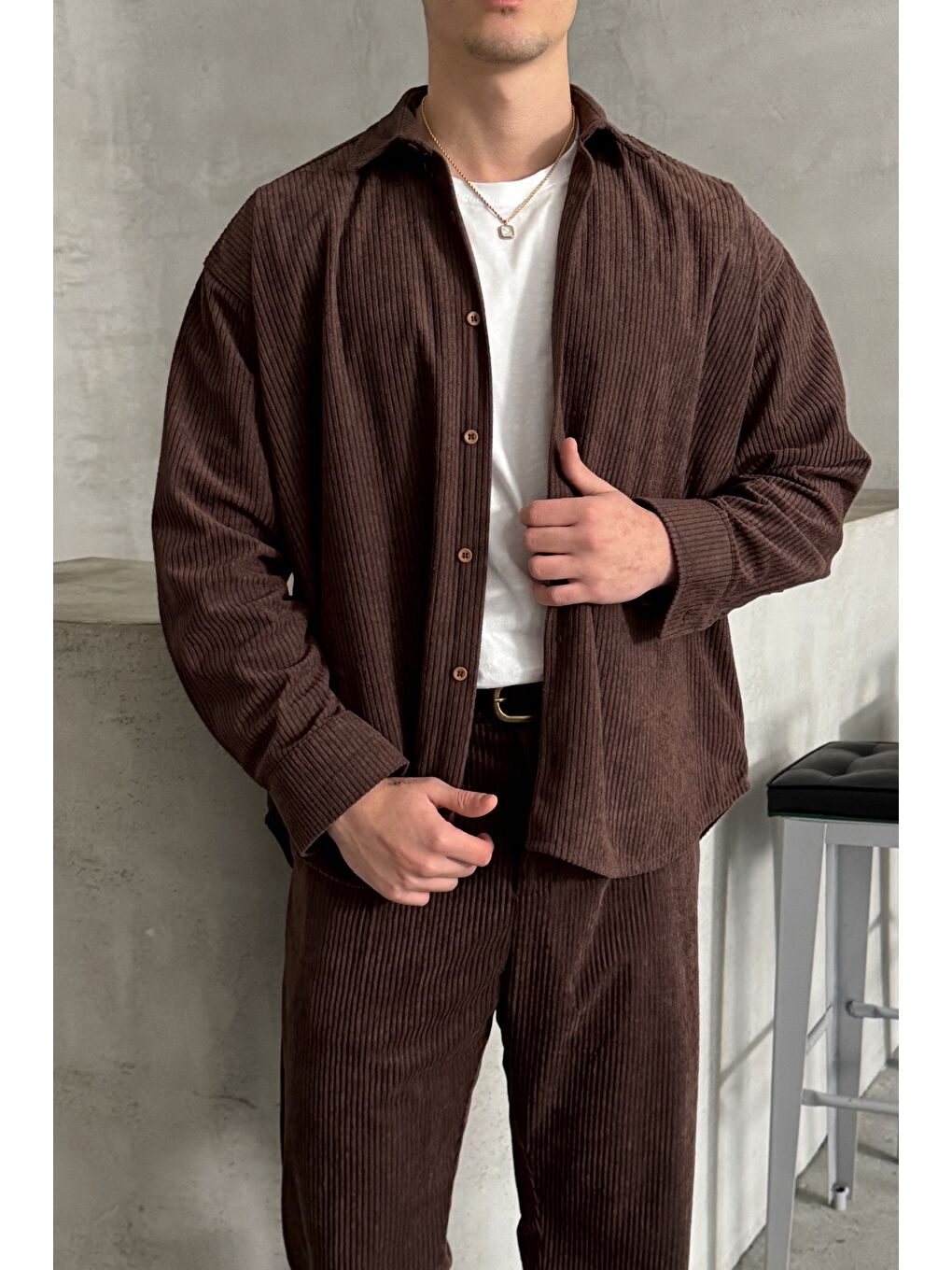 Kahverengi Erkek Oversize Kesim Kadife Gömlek-1