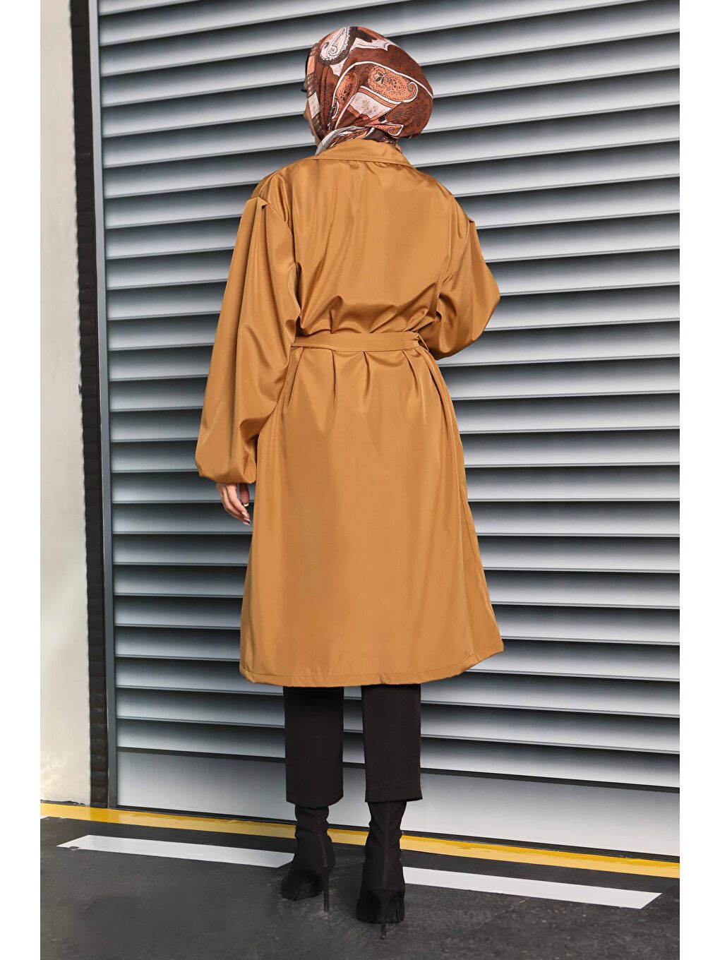 Kahverengi Kuşaklı Kolu Lastikli Miranda Trençkot Taba - 27603-5