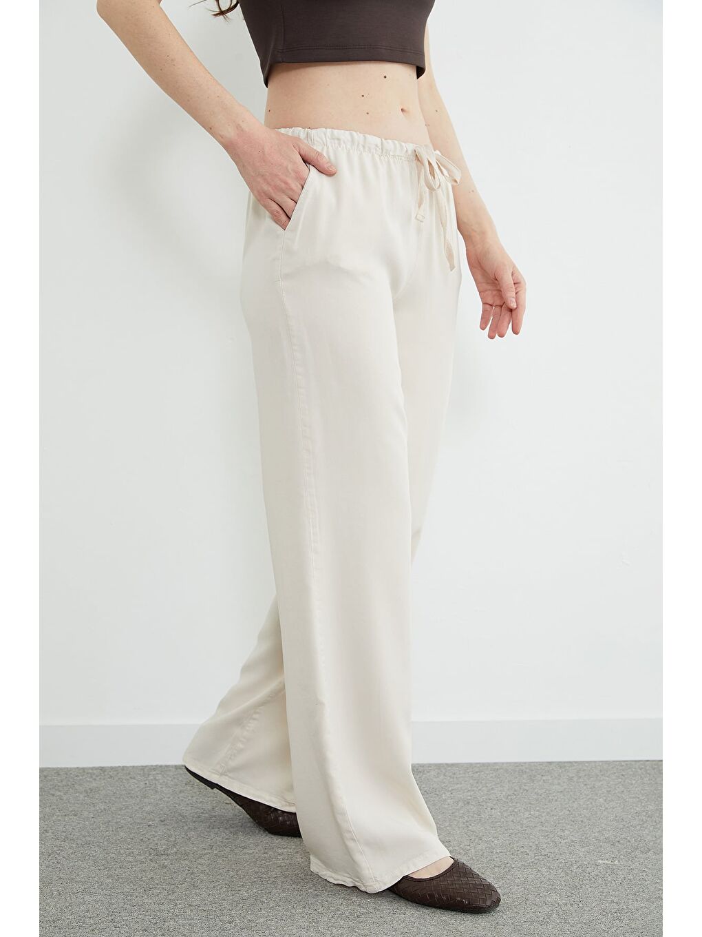 Bej Beli Bağlamalı Lyocell Kumaş Palazzo Pantolon-1