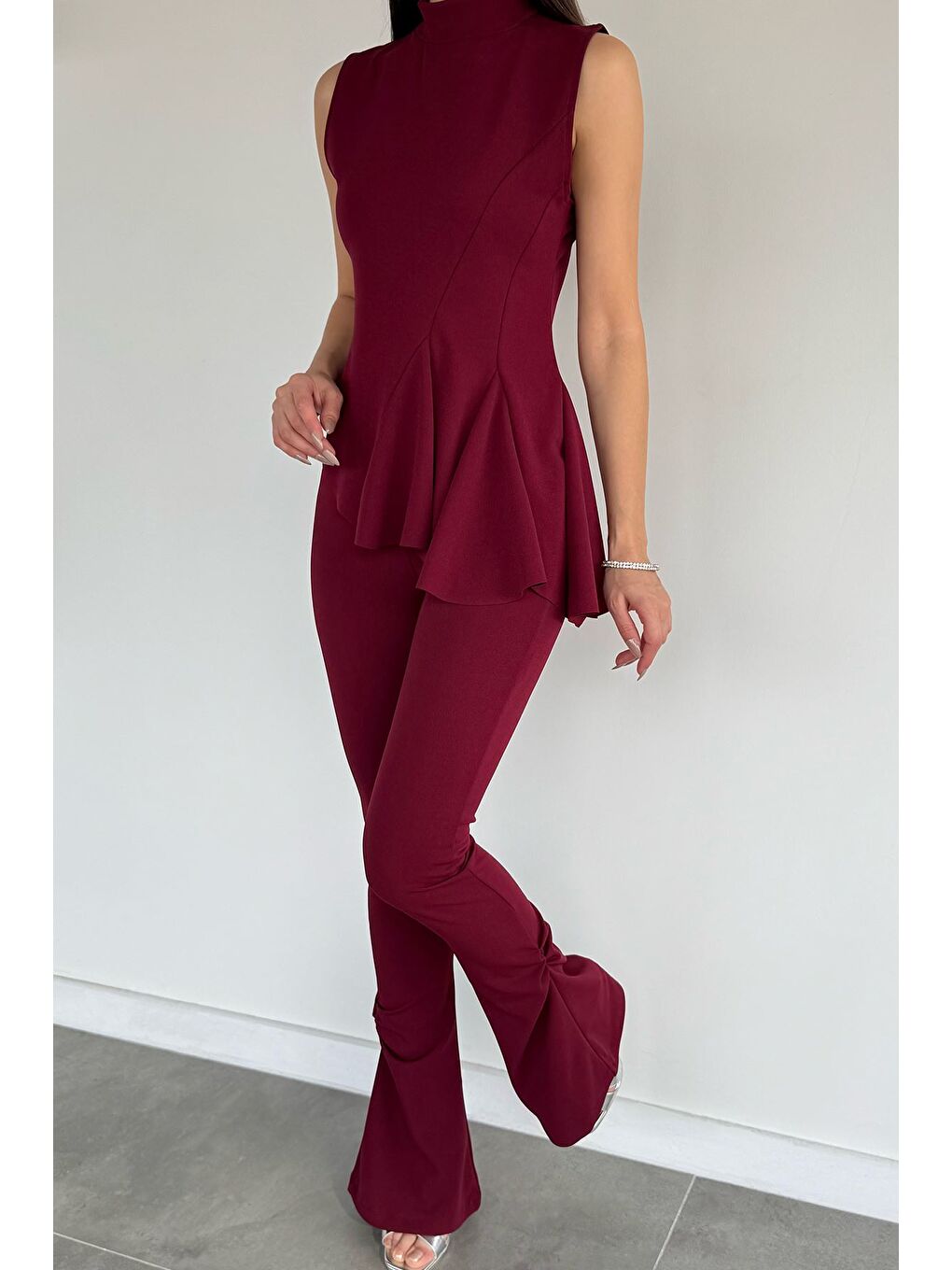 Bordo Kadın Dik Yaka Bluz Bel Lastikli Paça Büzgülü Pantolon İkili Takım