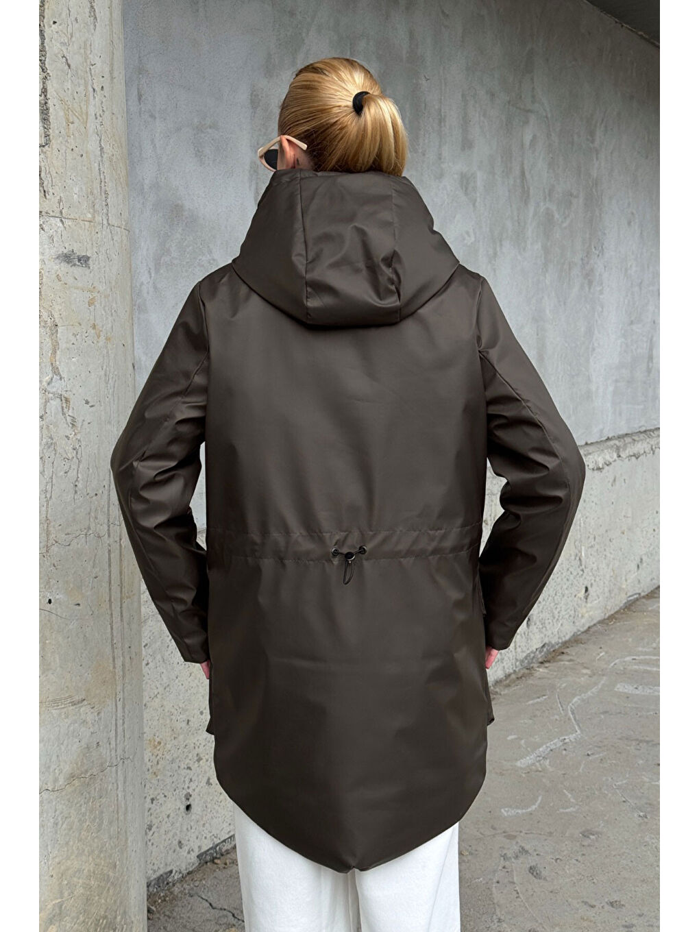 Kahverengi Geniş Cepli Kapüşonlu Uzun Mont Kahve-3
