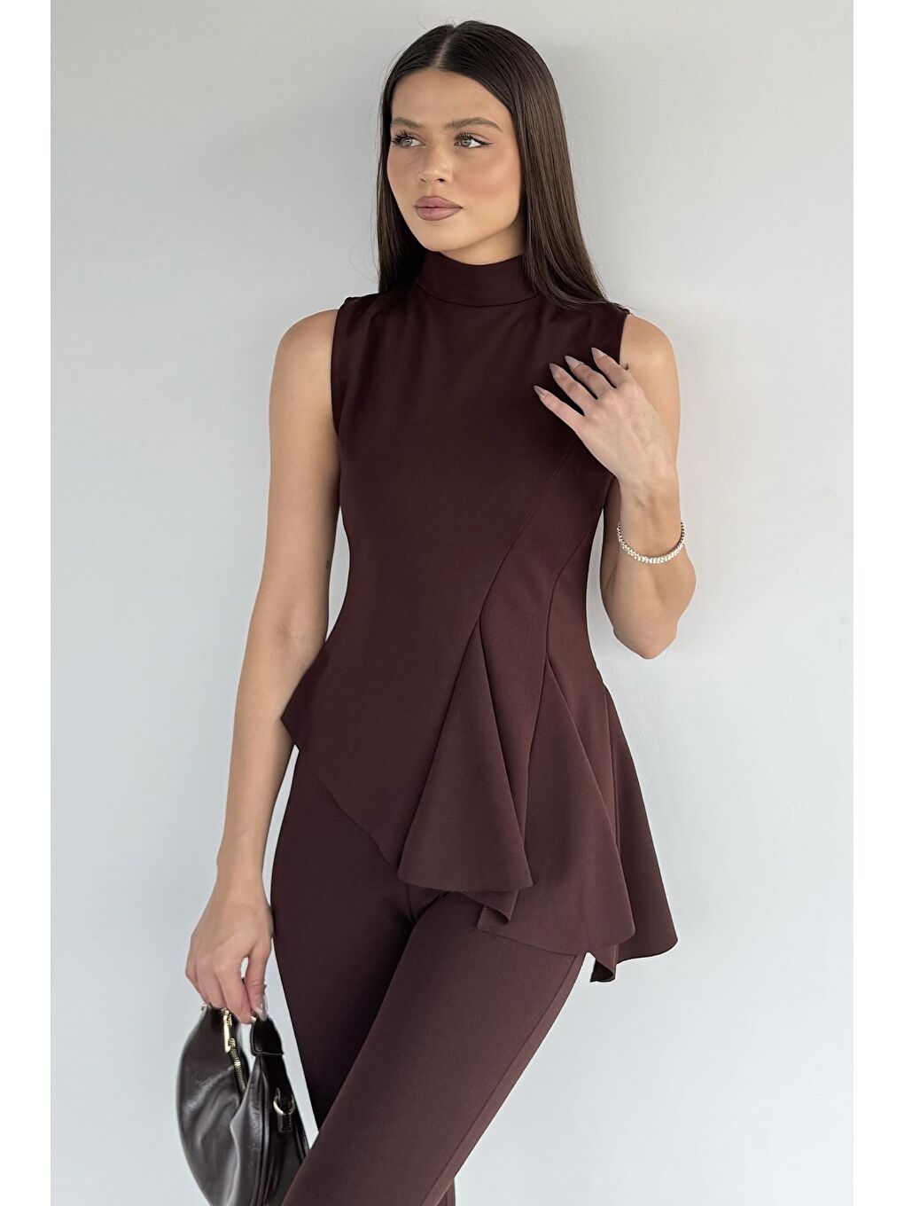 Kahverengi Kadın Dik Yaka Bluz Bel Lastikli Paça Büzgülü Pantolon İkili Takım-3