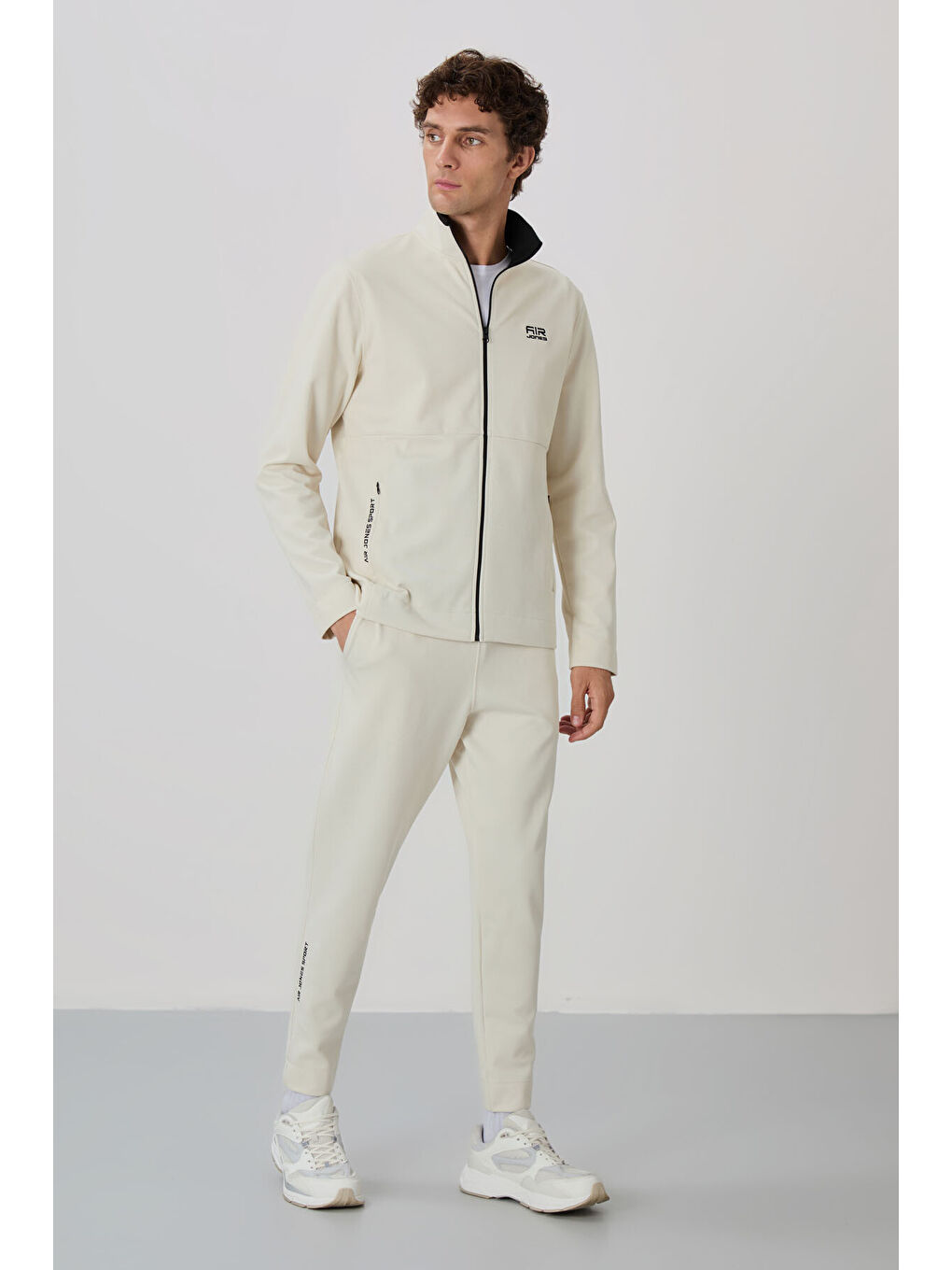 Bej Dik Yaka Gizli Cep Detaylı Standart Kalıp Erkek Eşofman Takım - 85209-8