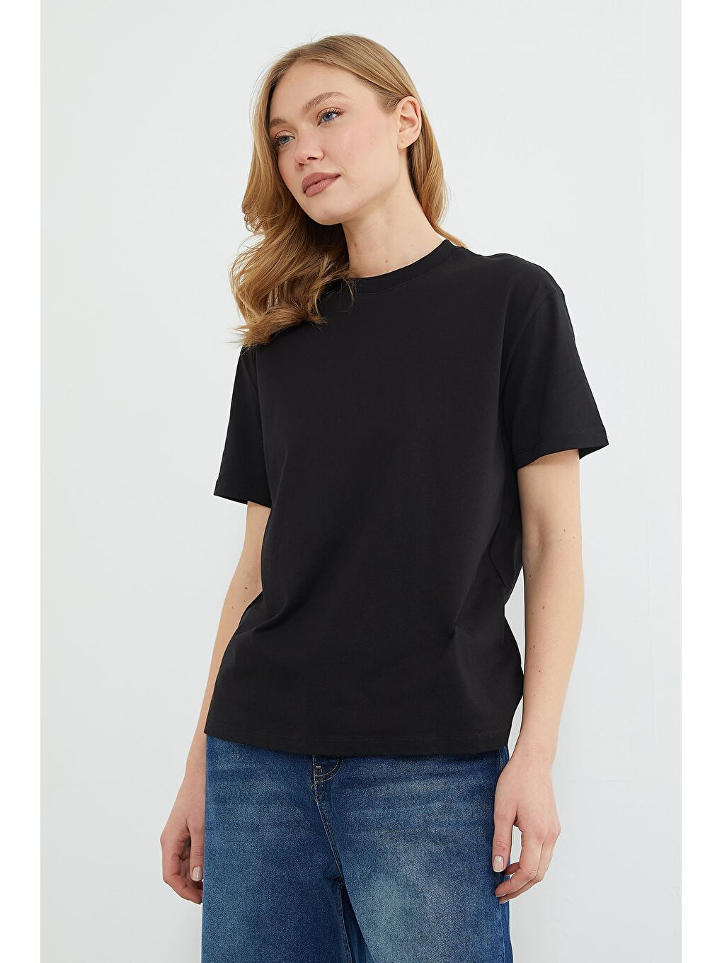 Siyah Basic Bisiklet Yaka Oversize Tişört-1