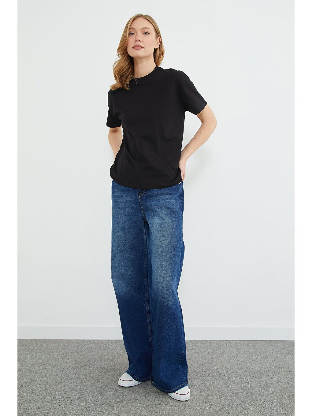 Siyah Basic Bisiklet Yaka Oversize Tişört-2