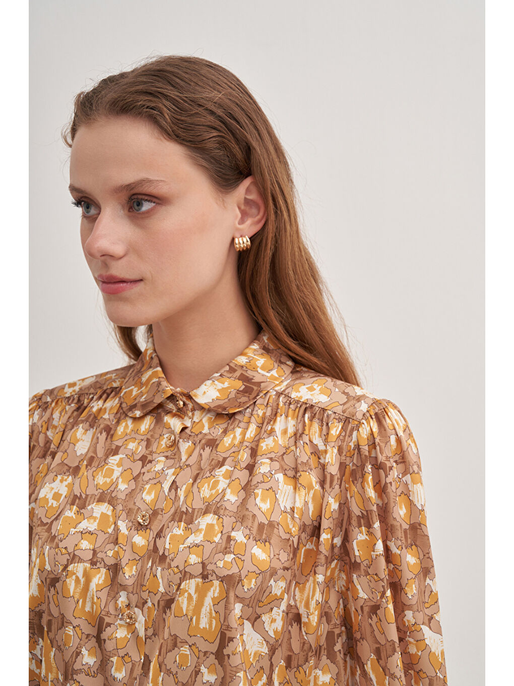 Kahverengi 2232111 Yakası Düğmeli Baskılı Bluz-3