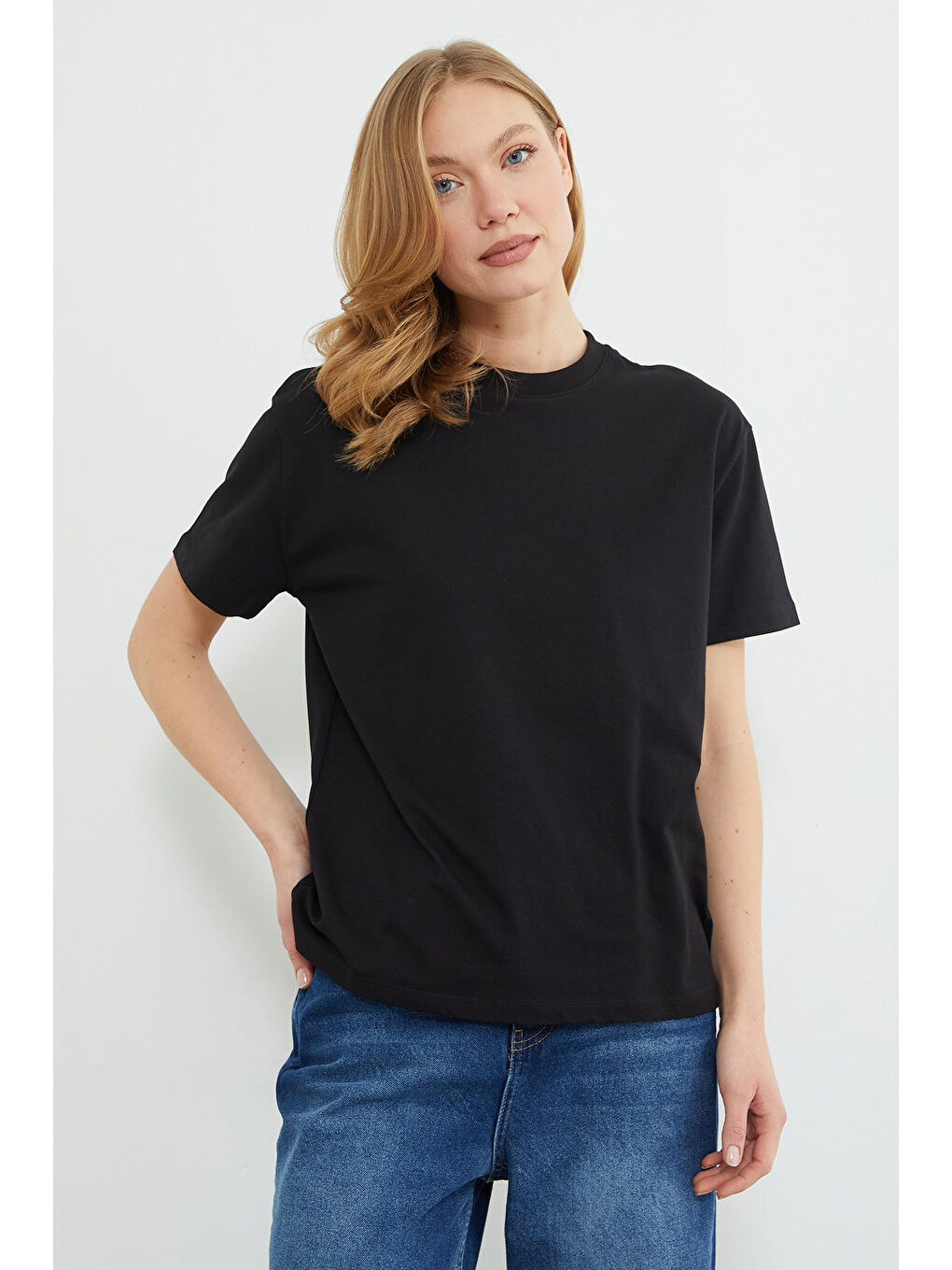 Siyah Basic Bisiklet Yaka Oversize Tişört-3