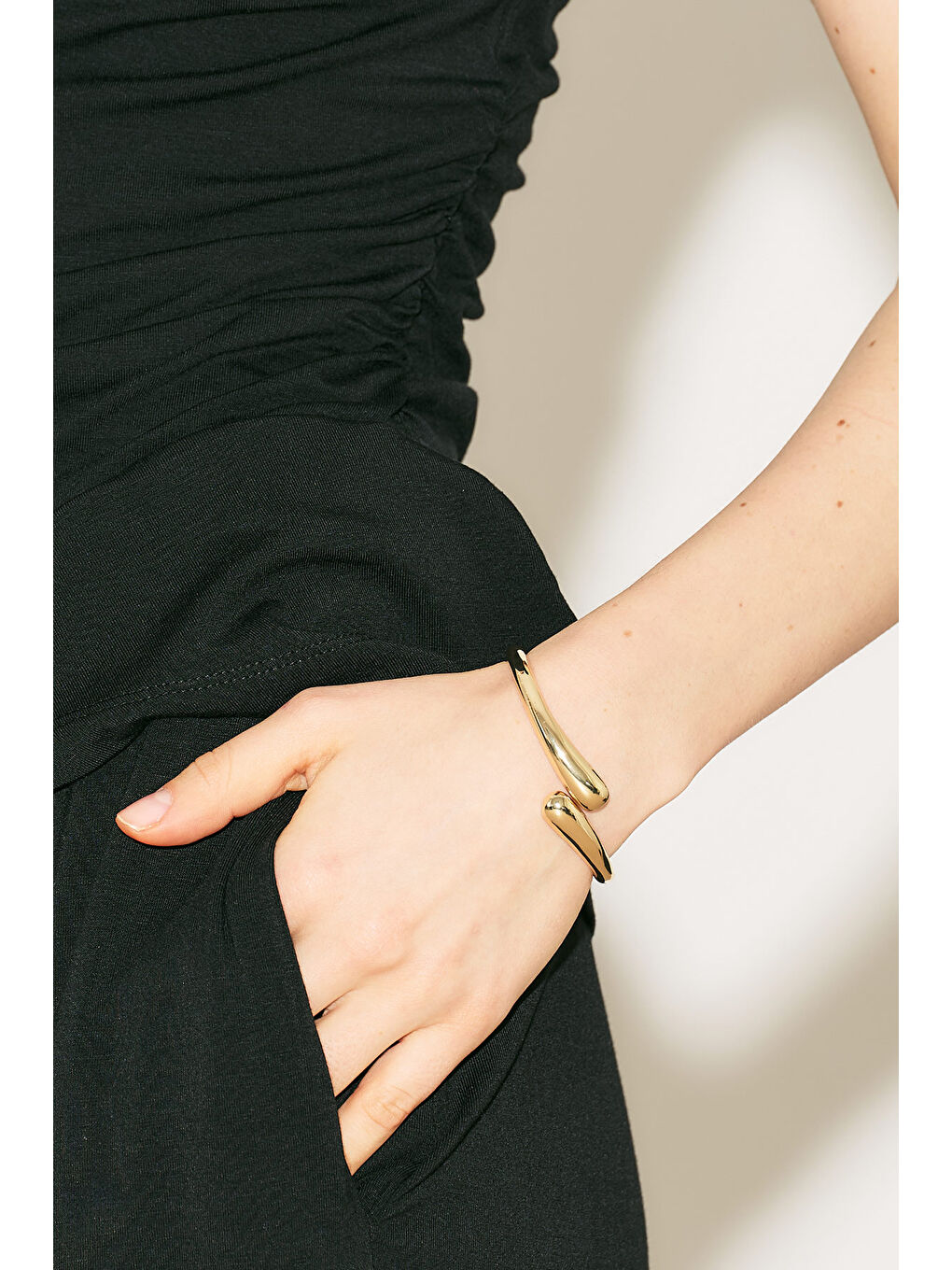 Sarı Çapraz Kelepçe Bileklik Gold-1