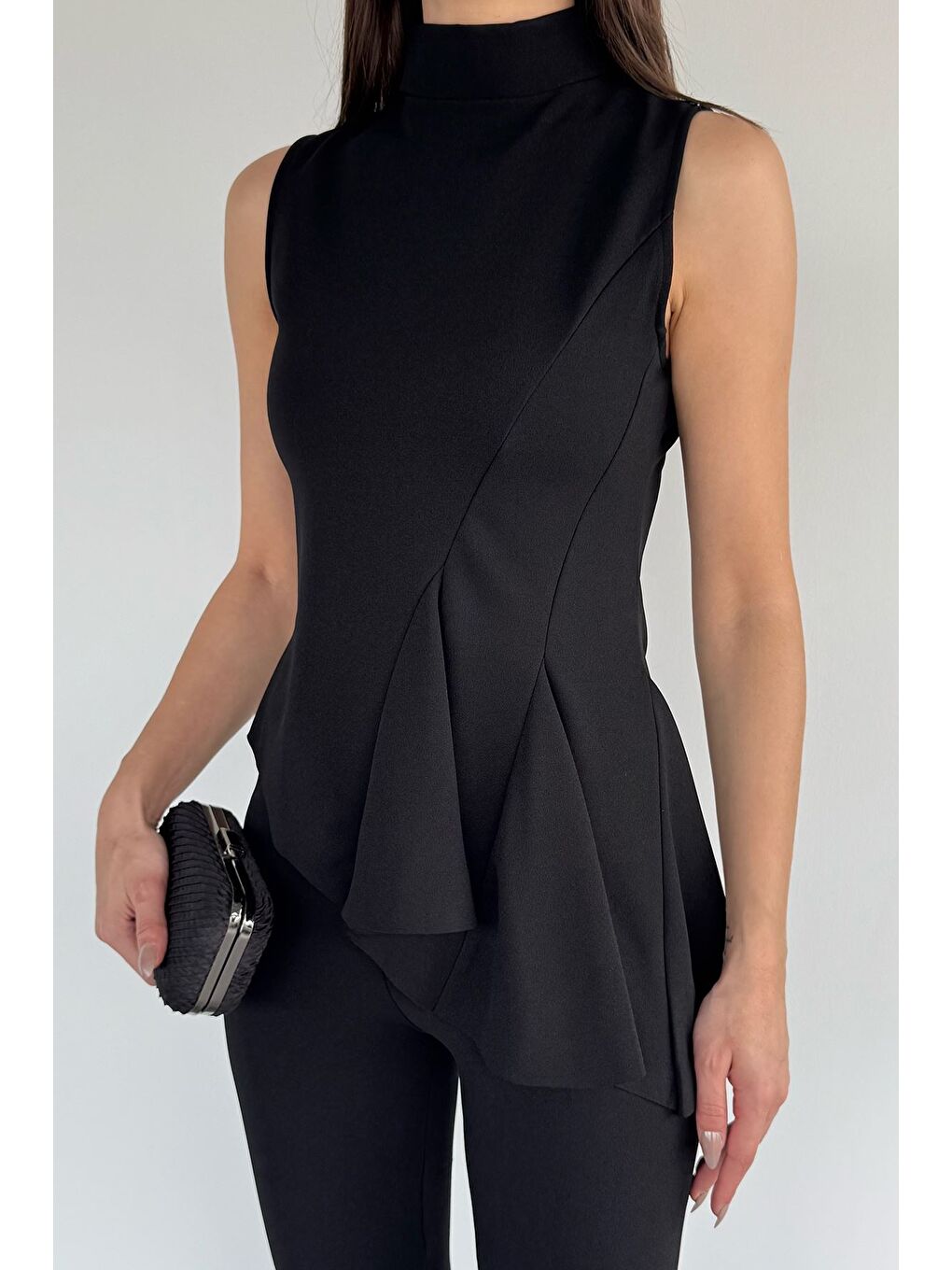 Siyah Kadın Dik Yaka Bluz Bel Lastikli Paça Büzgülü Pantolon İkili Takım-2