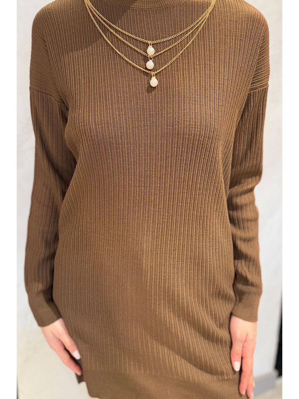 Kahverengi Kadın Bisiklet Yaka Aksesuar Detaylı Tesettür Triko Tunik-4