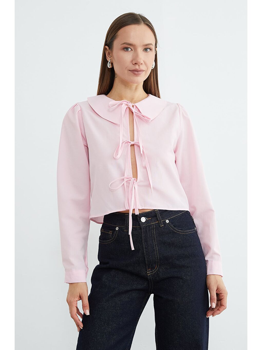 Pembe Önden Bağlamalı Bebe Yaka Crop Bluz