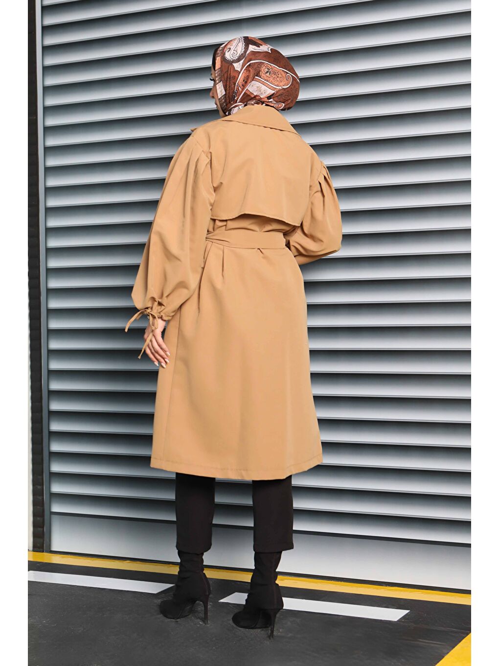 Bej Kuşaklı Kol Ucu Bağcık Detaylı Miranda Trenç Vizon - 27604-5