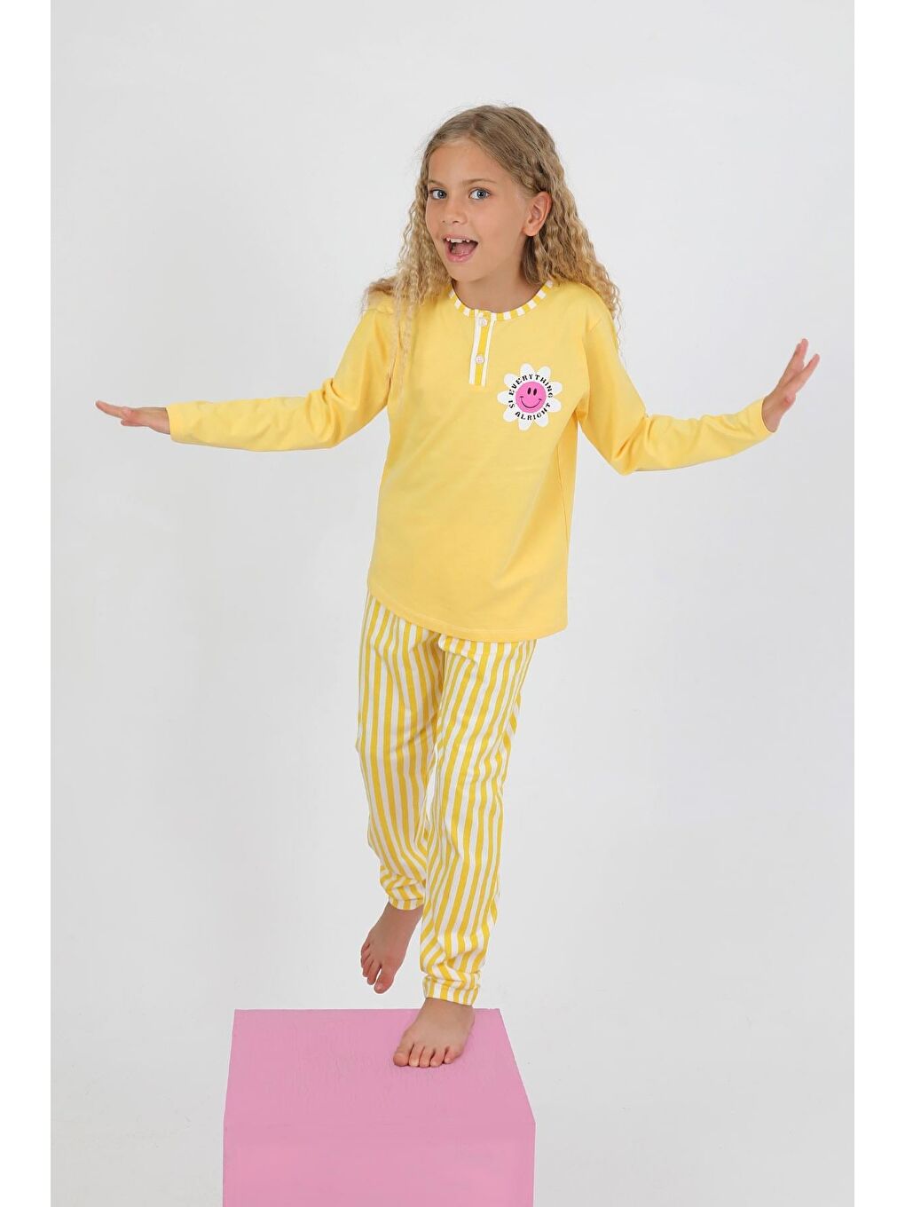 Sarı Kız Çocuk Uzun Kollu %100 Pamuklu Düğme Detaylı Pijama Takımı Alright