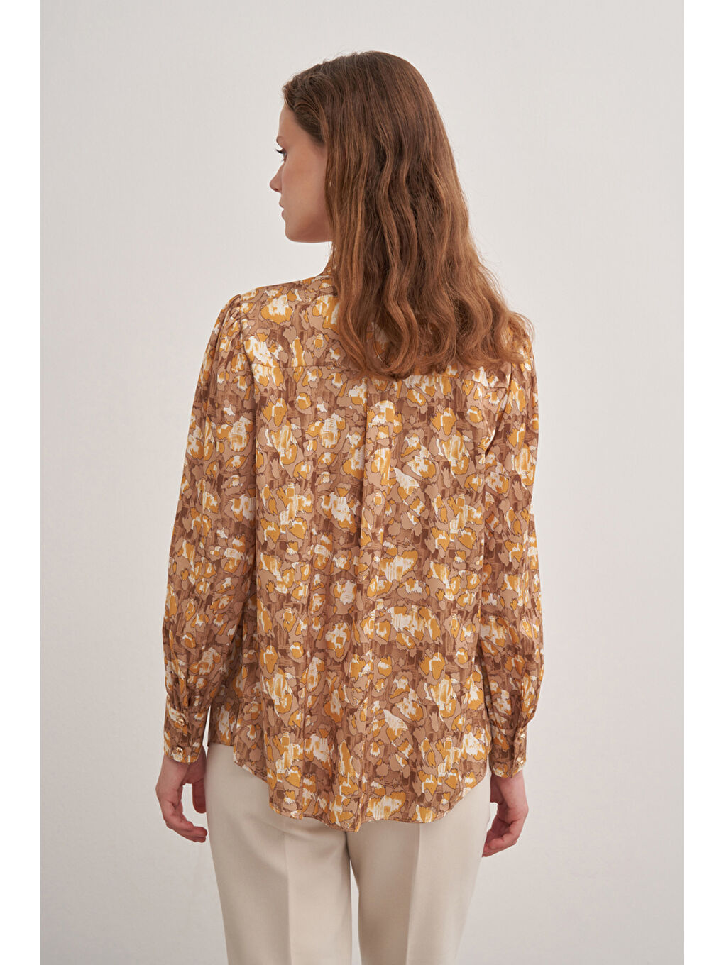 Kahverengi 2232111 Yakası Düğmeli Baskılı Bluz-5