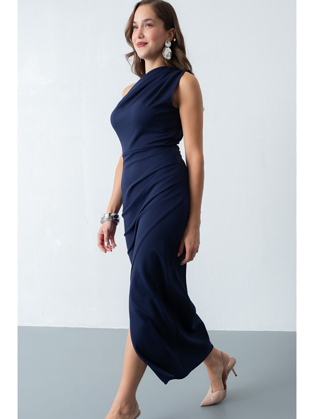 Kadın Lacivert Omuz Dekolteli Midi Davet Elbisesi-1