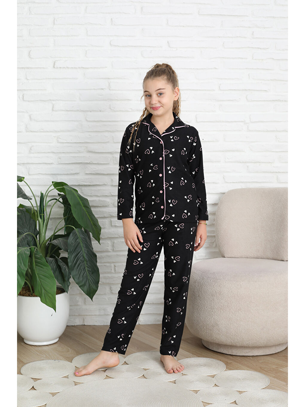 Siyah Pat Yakalı ve Düğme Kapamalı Pijama Takımı 12287-1