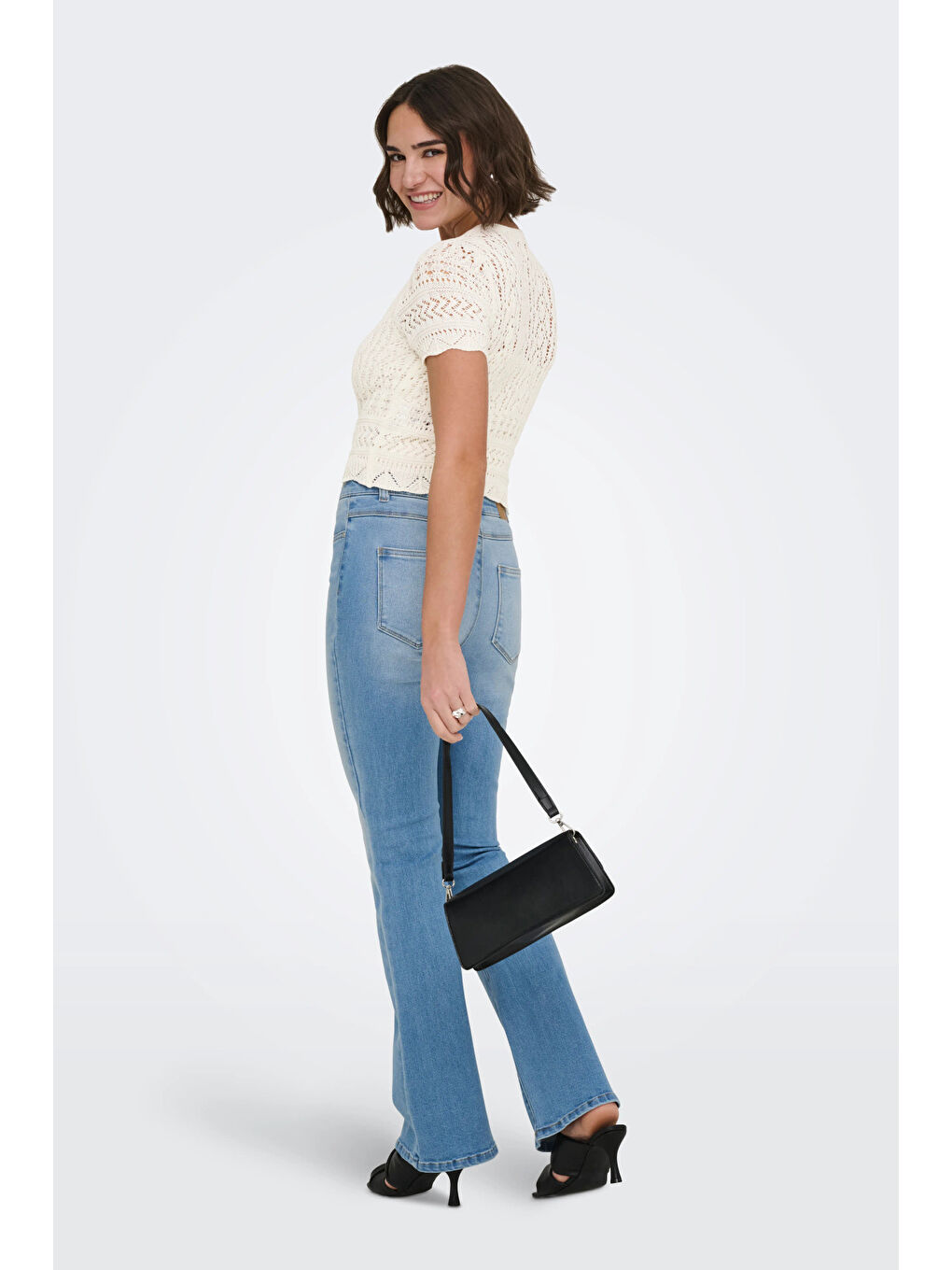 Ekru Onlelke Pamuklu Cropped Fit İnci Süslemeli Bisiklet Yaka Kadın Triko 15363050-3