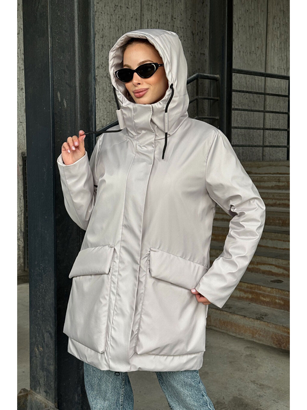 Gri Geniş Cepli Kapüşonlu Uzun Mont-1