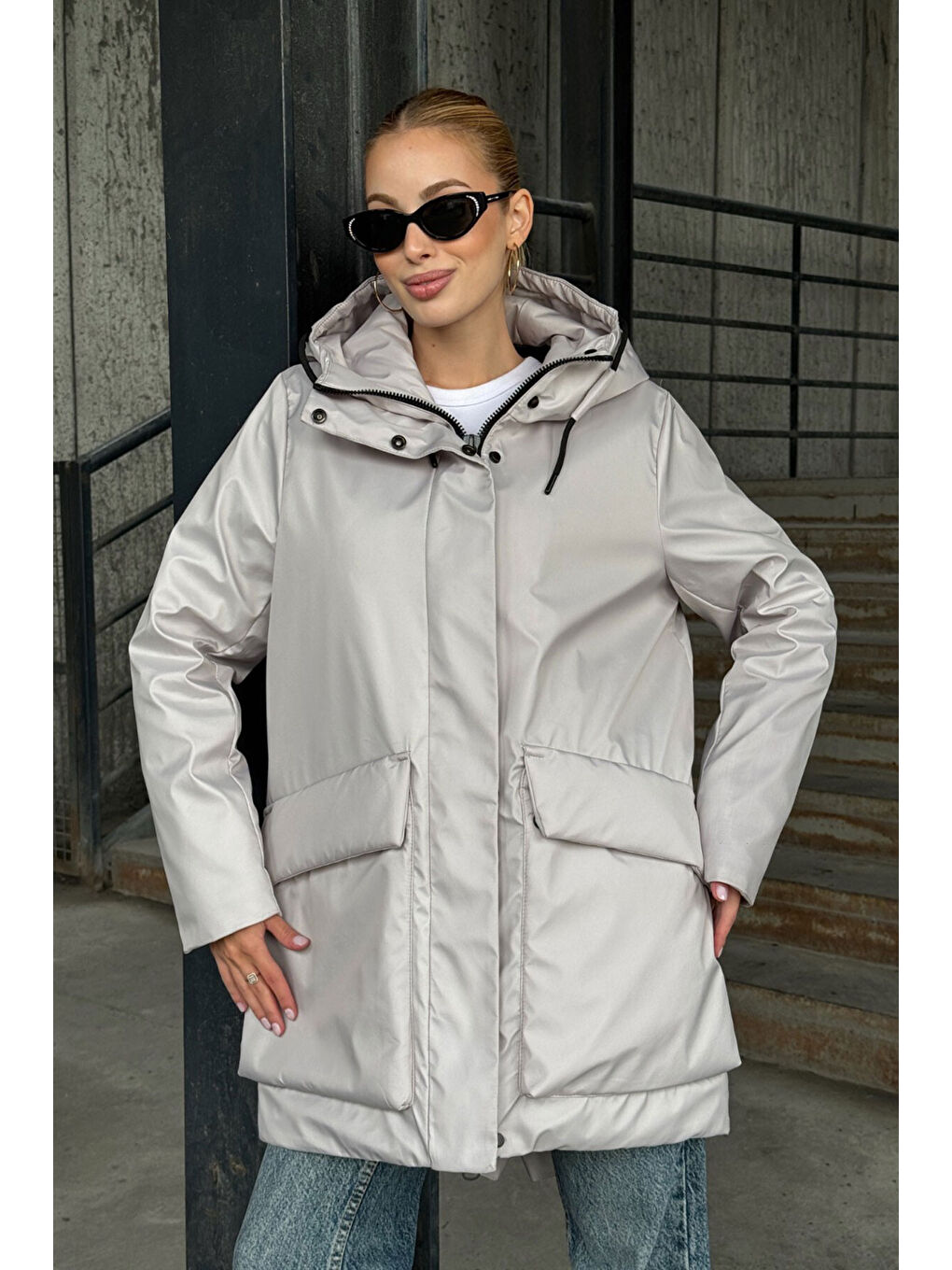 Gri Geniş Cepli Kapüşonlu Uzun Mont-2