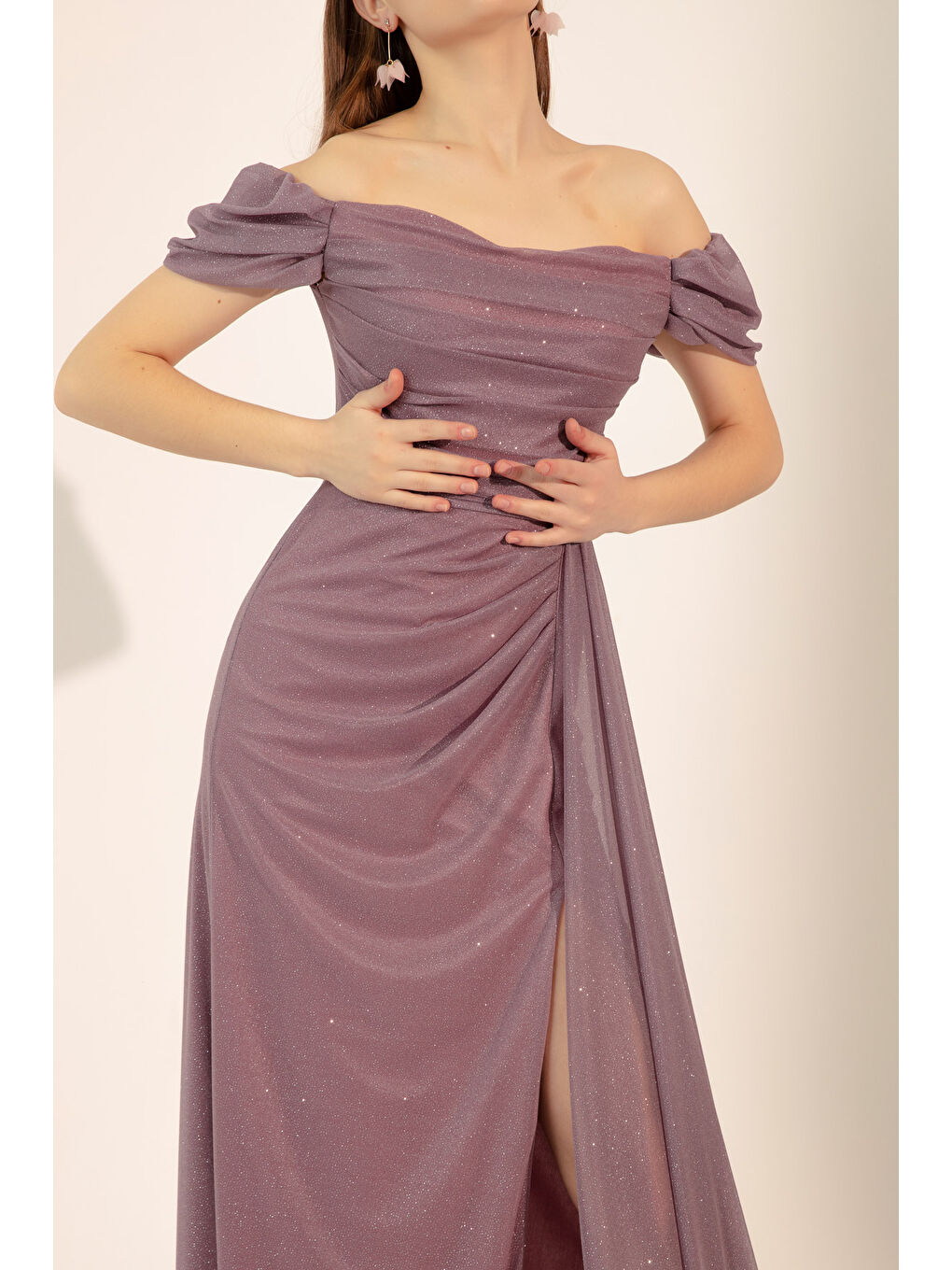 Pembe Kadın Pudra Kayık Yaka Drapeli Yırtmaçlı Uzun Simli Abiye Elbise-3