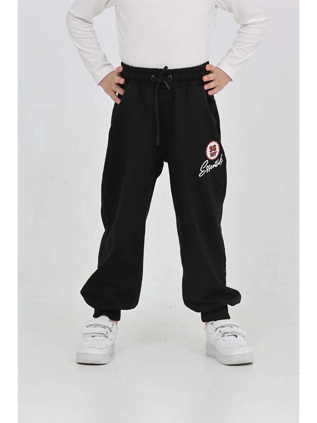 Siyah Erkek Çocuk 98 Nakışlı Eşofman Alt-1