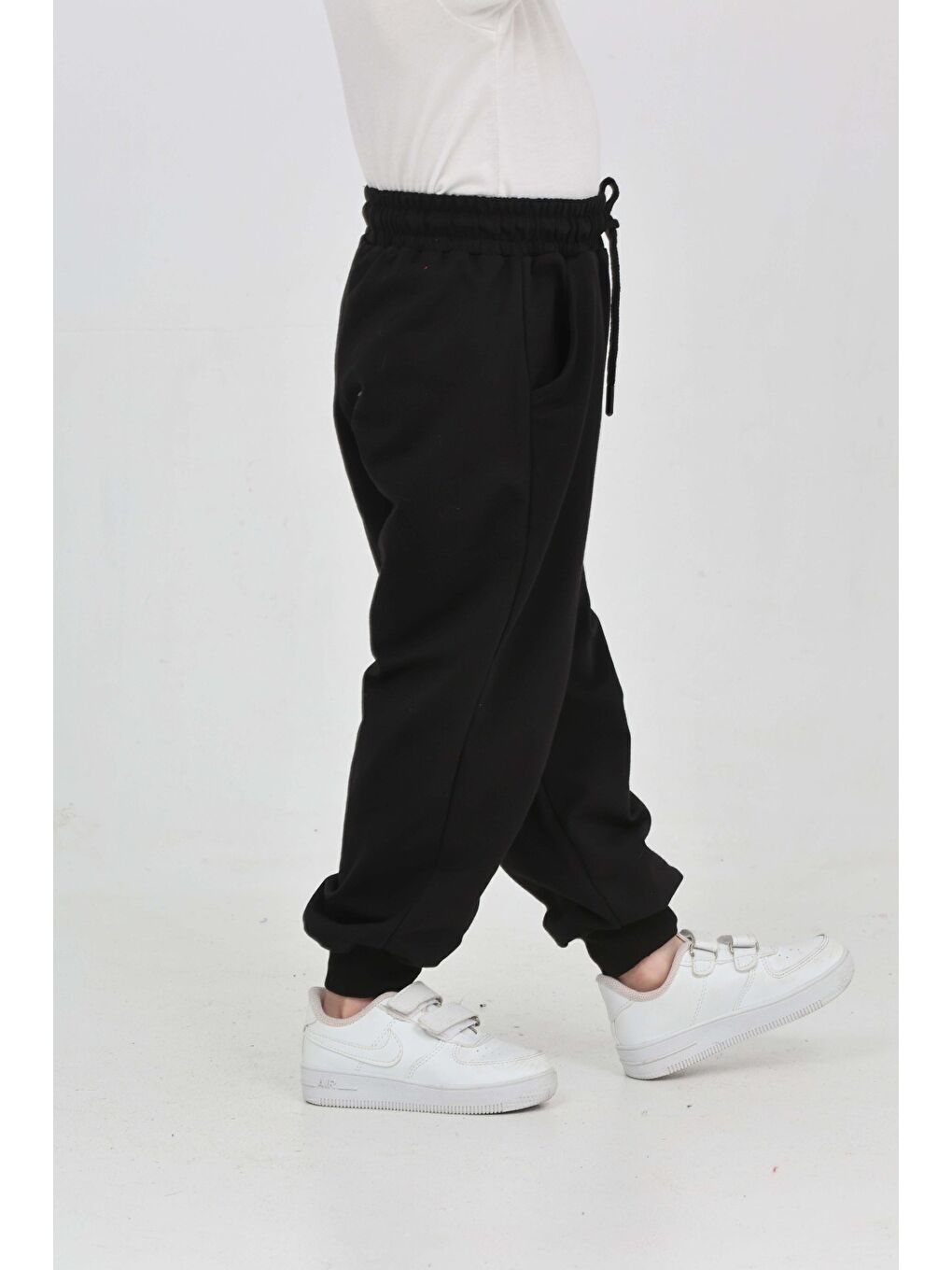 Siyah Erkek Çocuk 98 Nakışlı Eşofman Alt-2