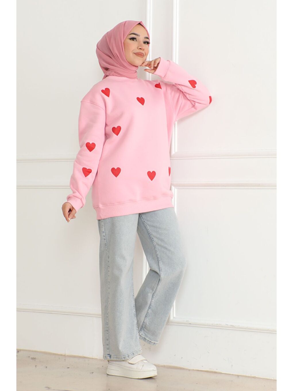 Kadın Üç İplik Bisiklet Yaka Kalpli Sweatshirt Pembe - 26659-1