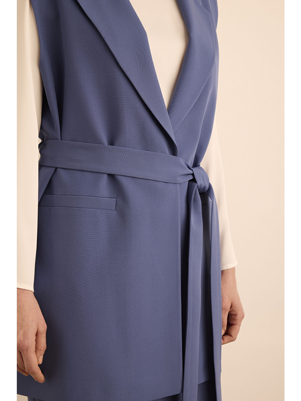 Lacivert Yanları Yırtmaçlı Dokuma Yelek-3