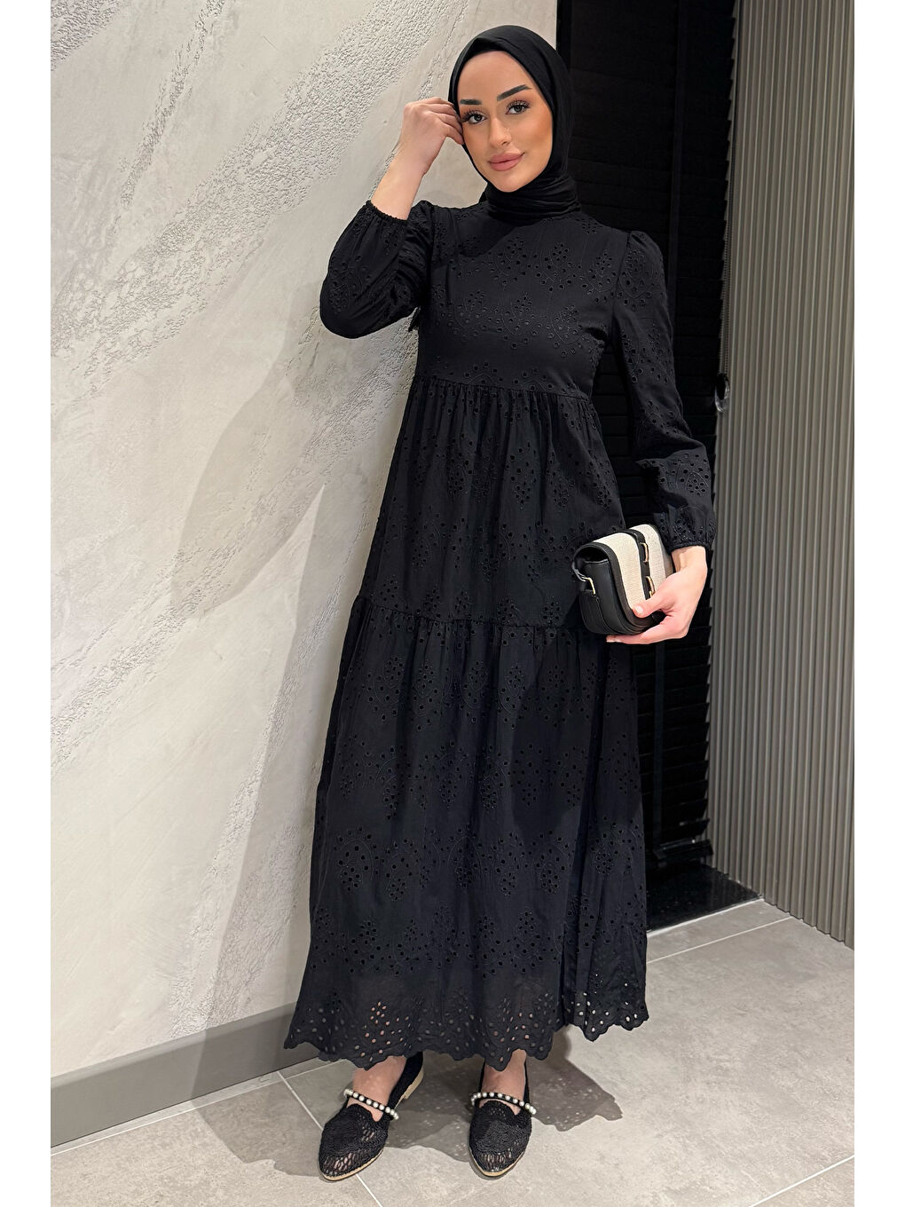 Siyah Kadın Bilek Lastikli Fistolu Fırfırlı Tesettür Elbise-1