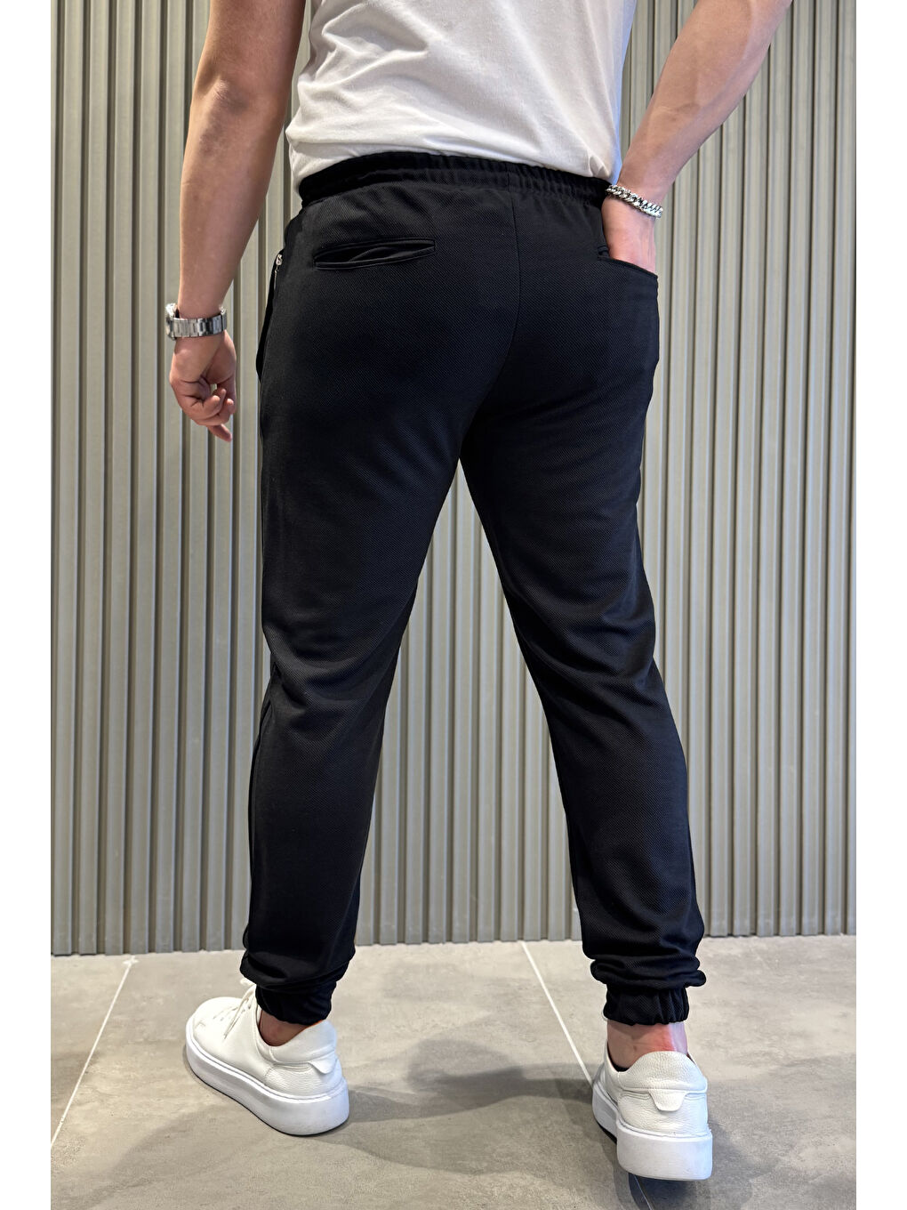Siyah Paça Lastikli Jogger Erkek Pantolon-2