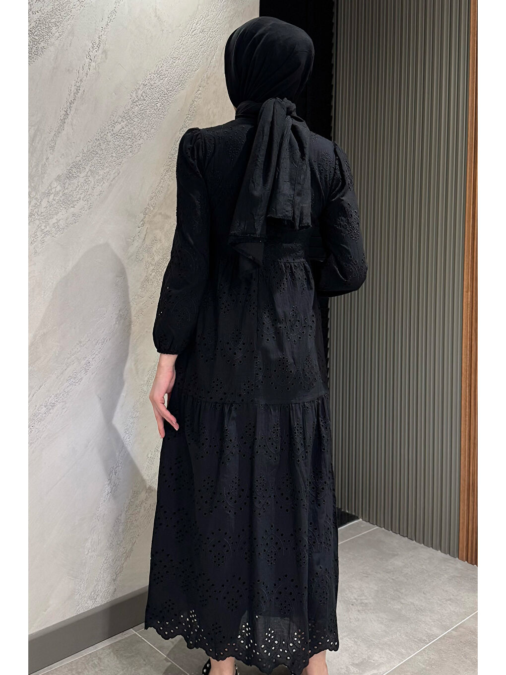 Siyah Kadın Bilek Lastikli Fistolu Fırfırlı Tesettür Elbise-7