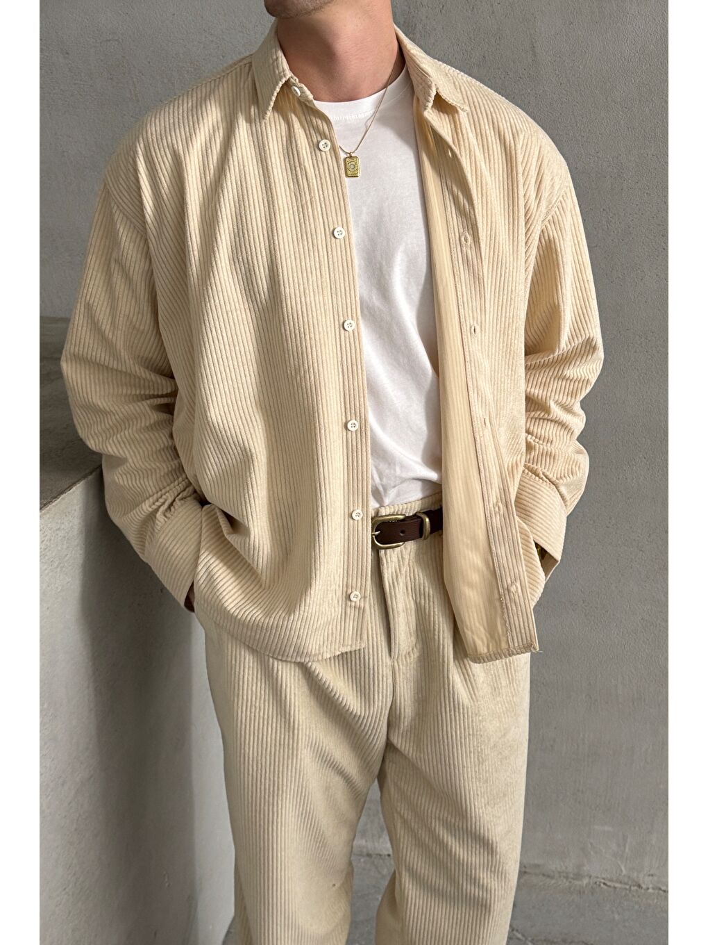 Ekru Erkek Oversize Kesim Kadife Gömlek-1