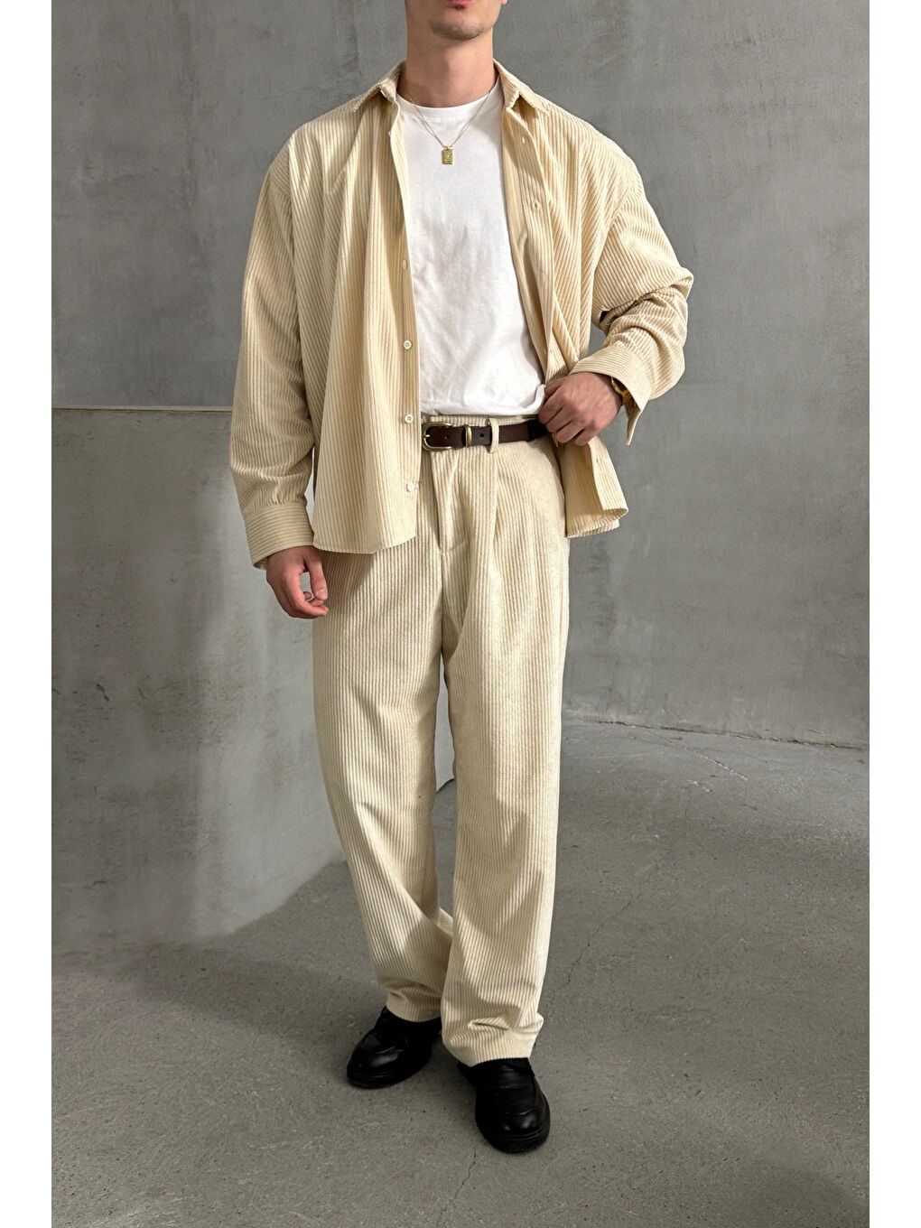 Ekru Erkek Oversize Kesim Kadife Gömlek-3