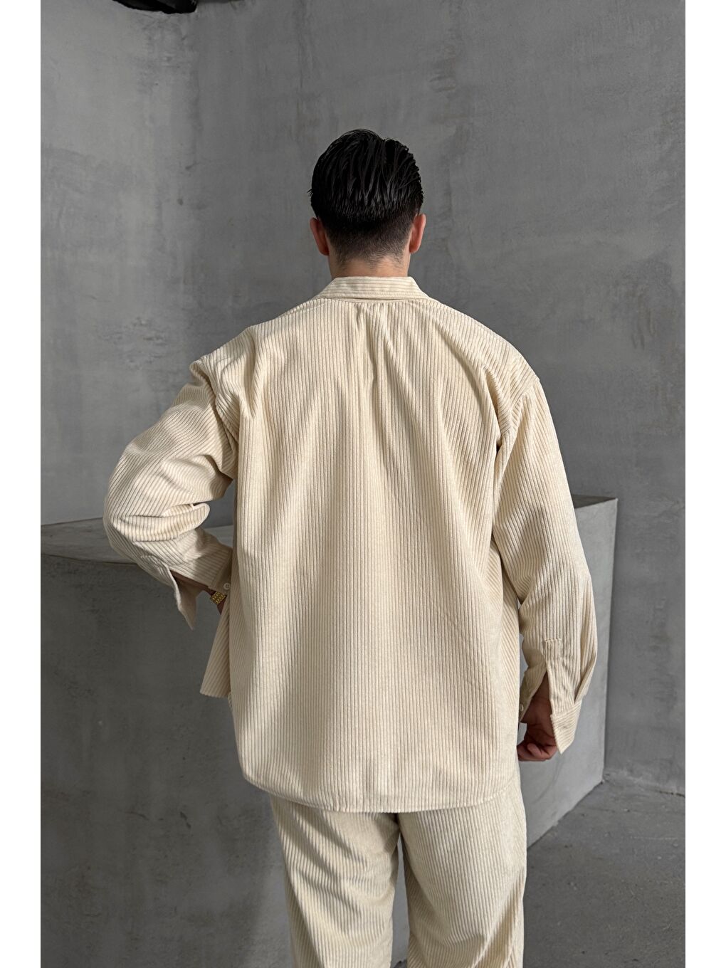 Ekru Erkek Oversize Kesim Kadife Gömlek-4