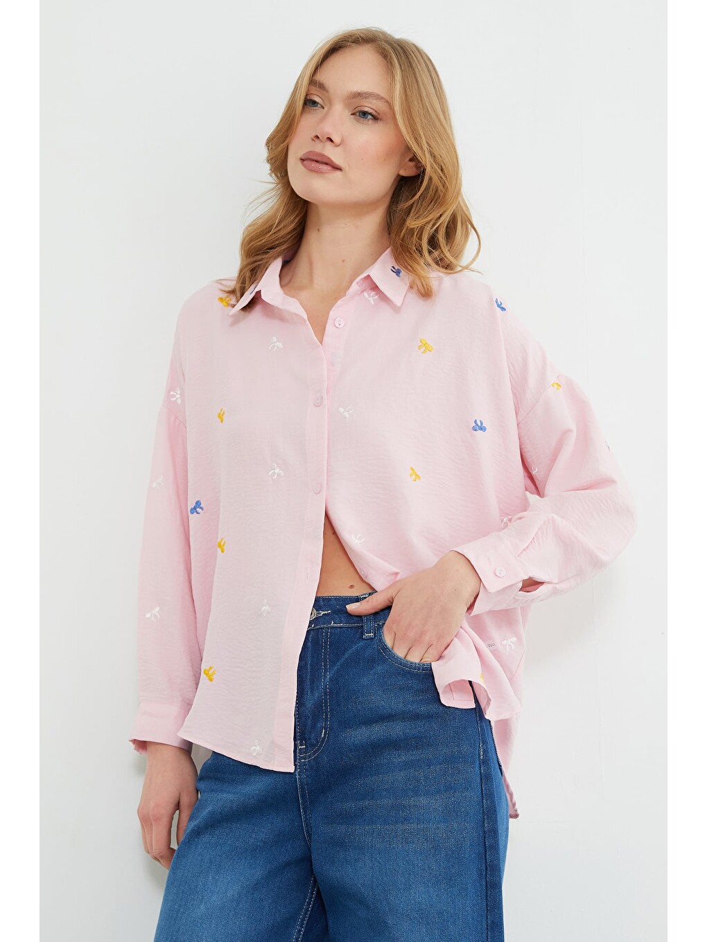 Pembe Fiyonk Nakışlı Oversize Gömlek-3