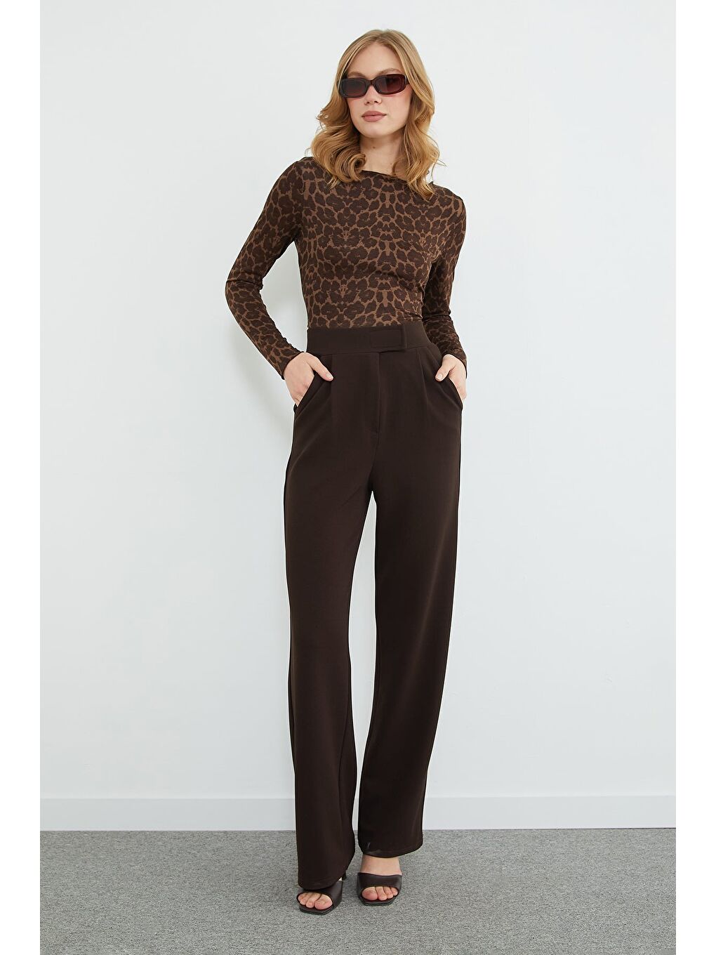 Kahverengi Beli Cırt Cırtlı Krep Kumaş Palazzo Pantolon