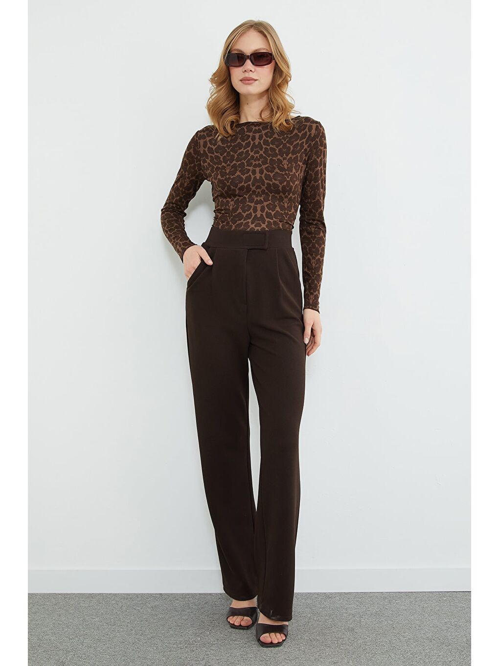 Kahverengi Beli Cırt Cırtlı Krep Kumaş Palazzo Pantolon-1