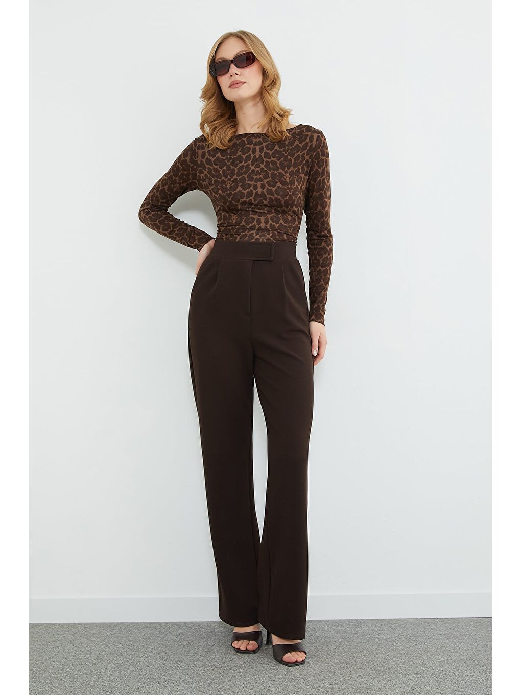 Kahverengi Beli Cırt Cırtlı Krep Kumaş Palazzo Pantolon-2