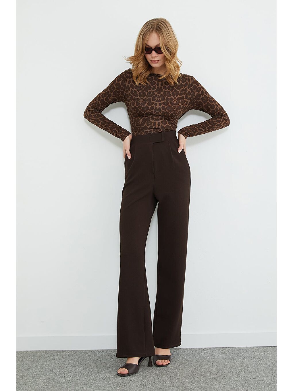 Kahverengi Beli Cırt Cırtlı Krep Kumaş Palazzo Pantolon-3