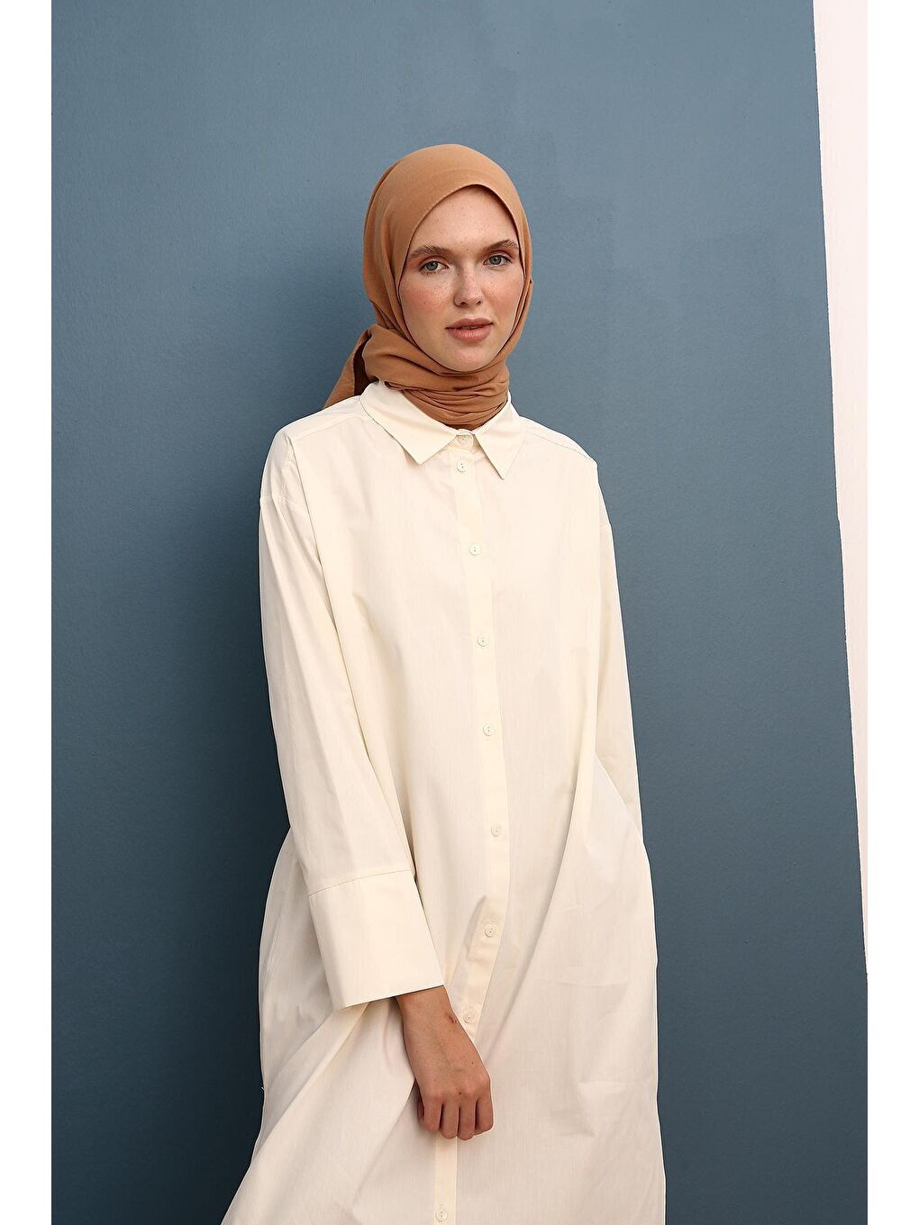 Ekru %100 Pamuk Yırtmaçlı Uzun Gömlek Tunik